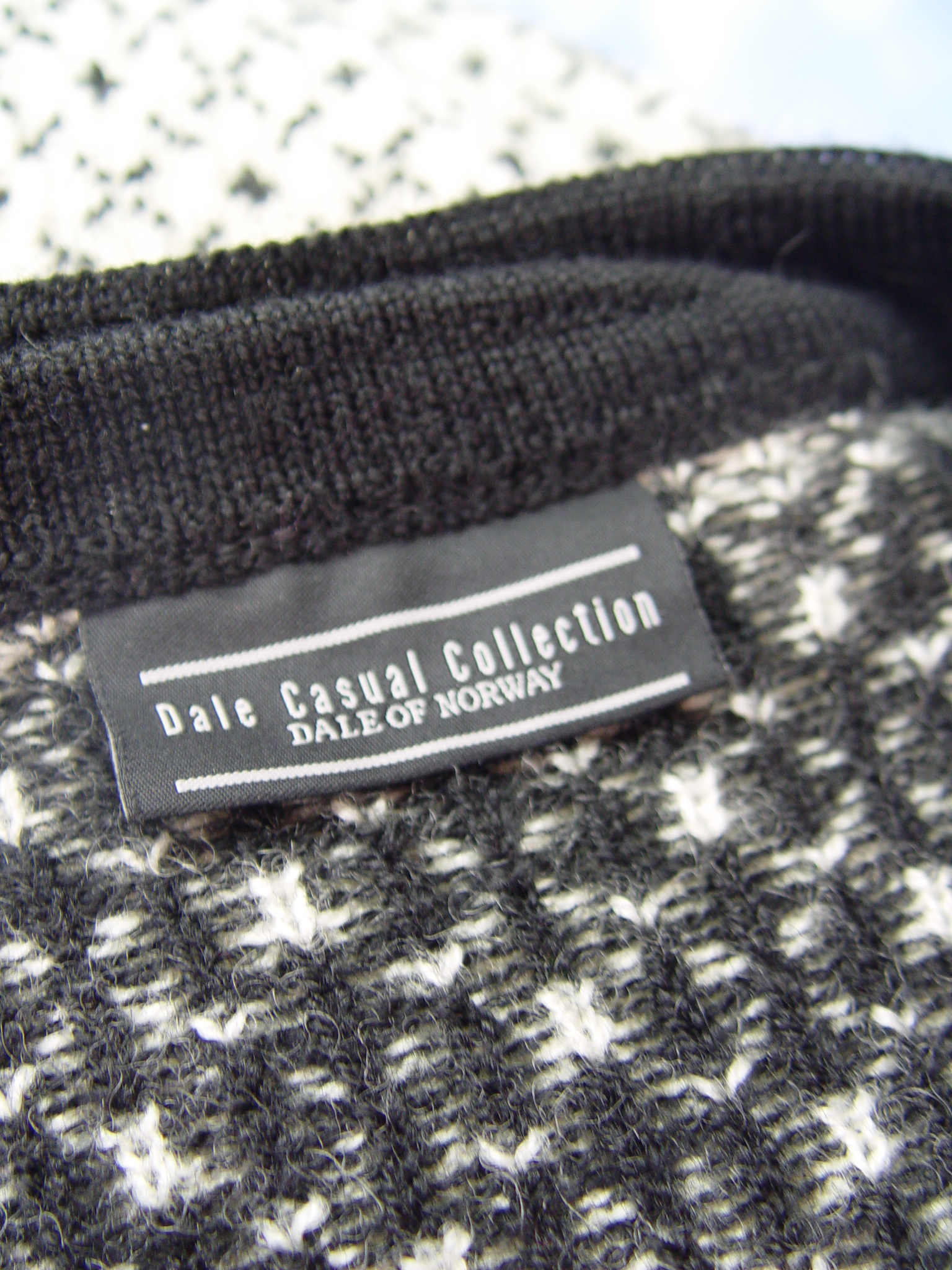 norweger-jacke-original-und-pullover-mit-norwegermuster-direkt-aus-norway-aus-reiner-wolle-vintage-und-modern-dick-und-warm-fuer-winter-45