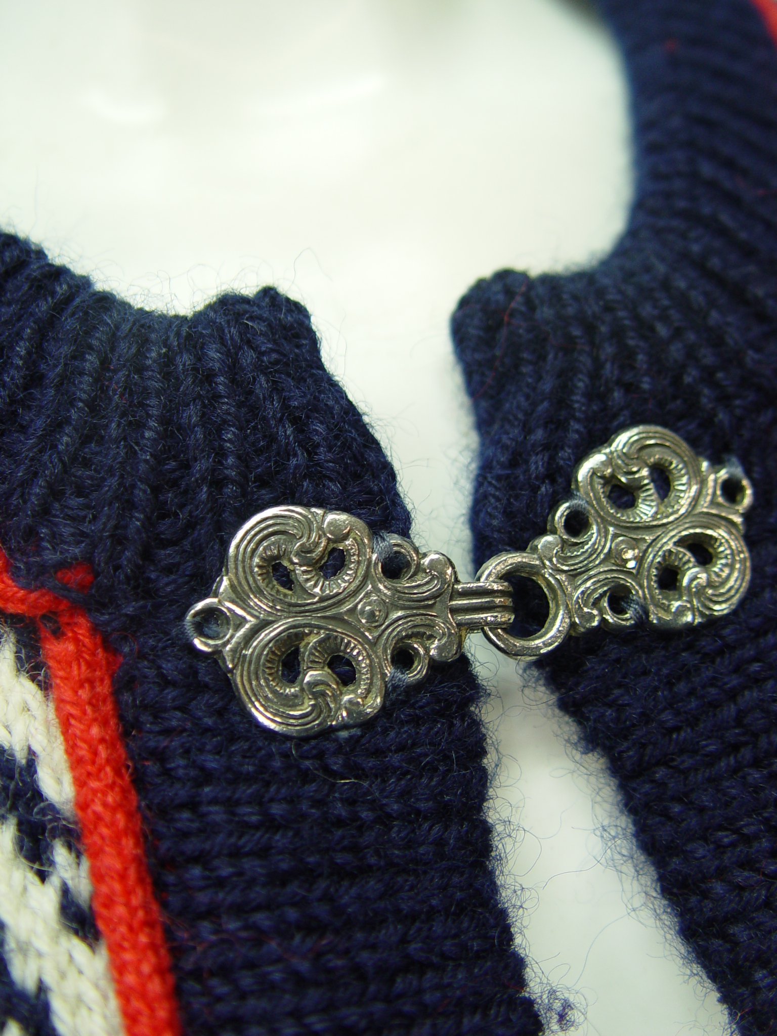 norweger-jacke-original-und-pullover-mit-norwegermuster-direkt-aus-norway-aus-reiner-wolle-vintage-und-modern-dick-und-warm-fuer-winter-box011-14