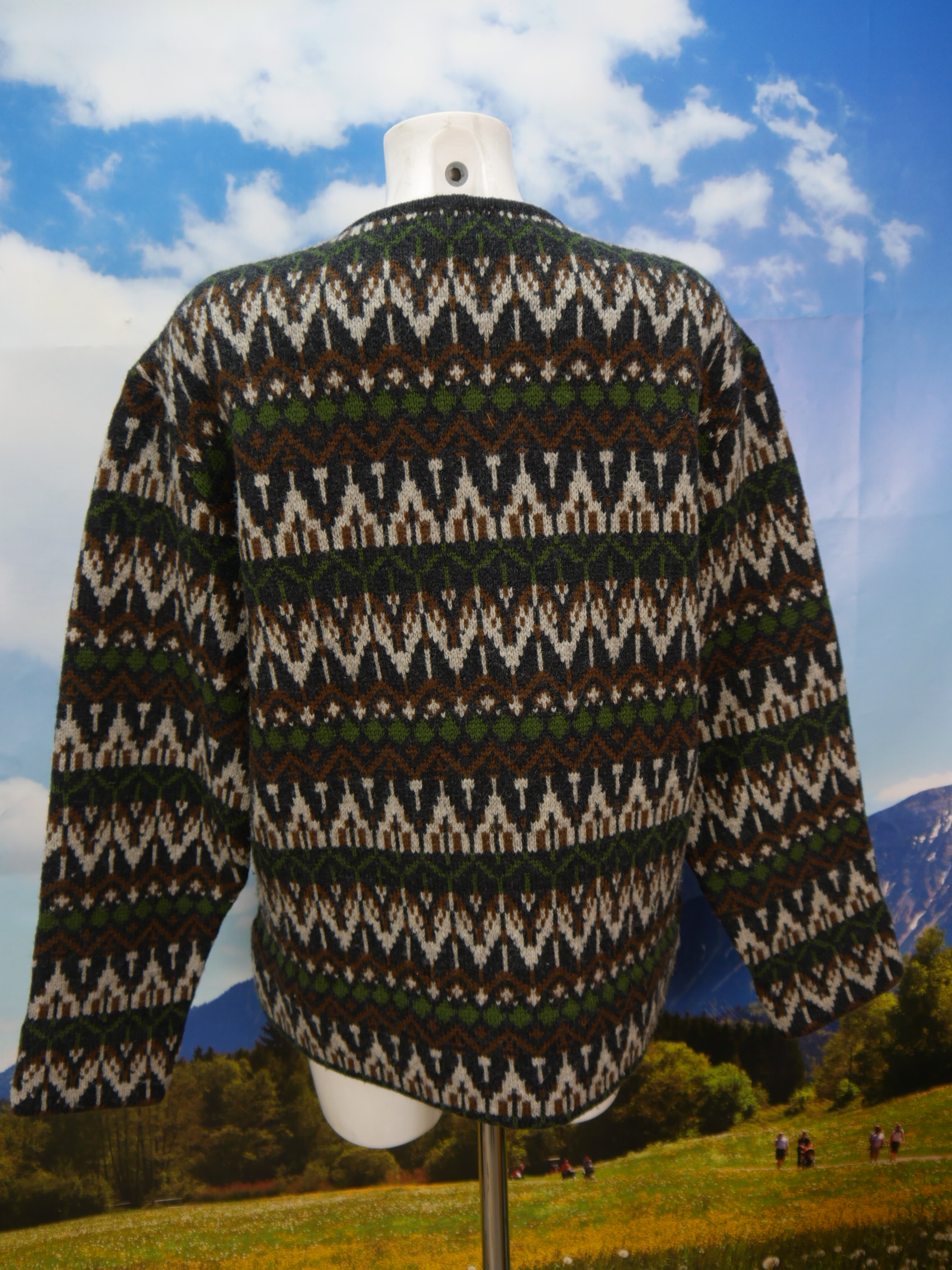norweger-jacke-original-und-pullover-mit-norwegermuster-direkt-aus-norway-aus-reiner-wolle-vintage-und-modern-dick-und-warm-fuer-winter-box013-41