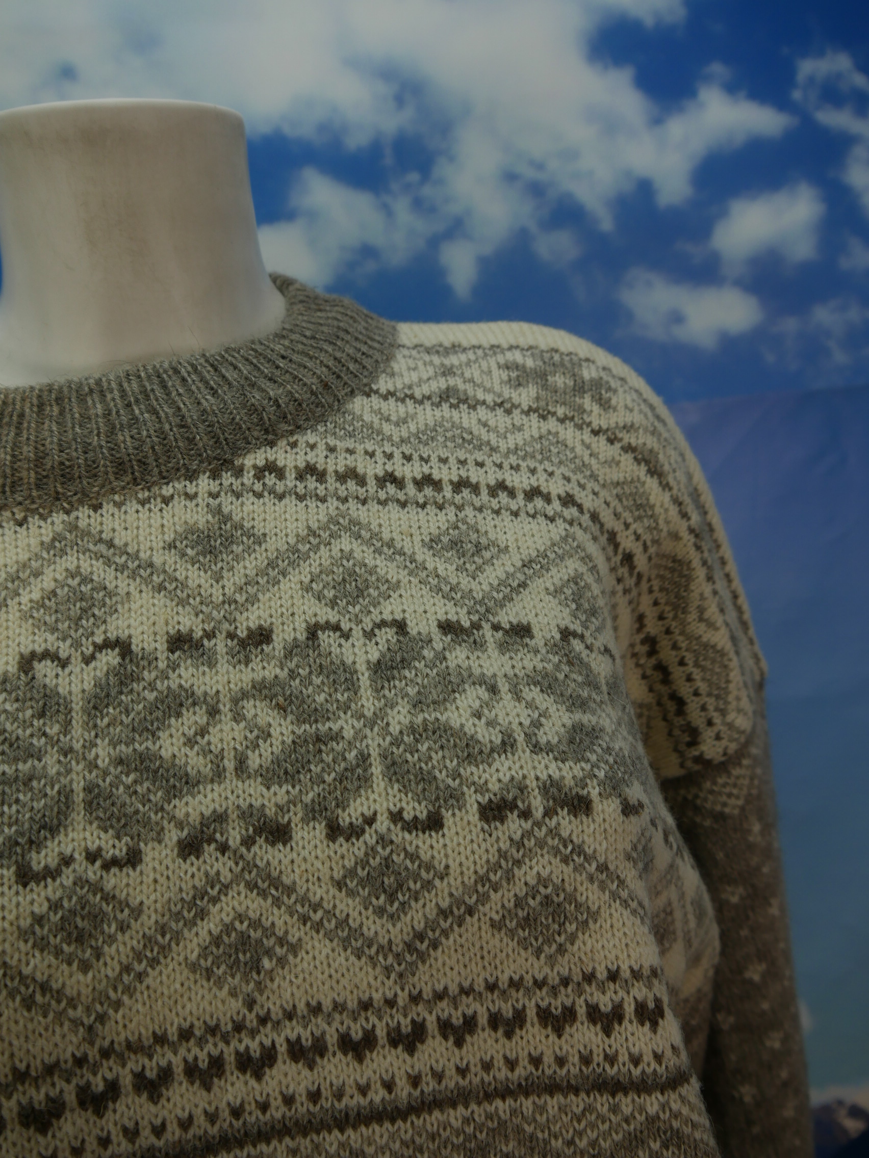 norweger-jacke-original-und-pullover-mit-norwegermuster-direkt-aus-norway-aus-reiner-wolle-vintage-und-modern-dick-und-warm-fuer-winter-box015-46