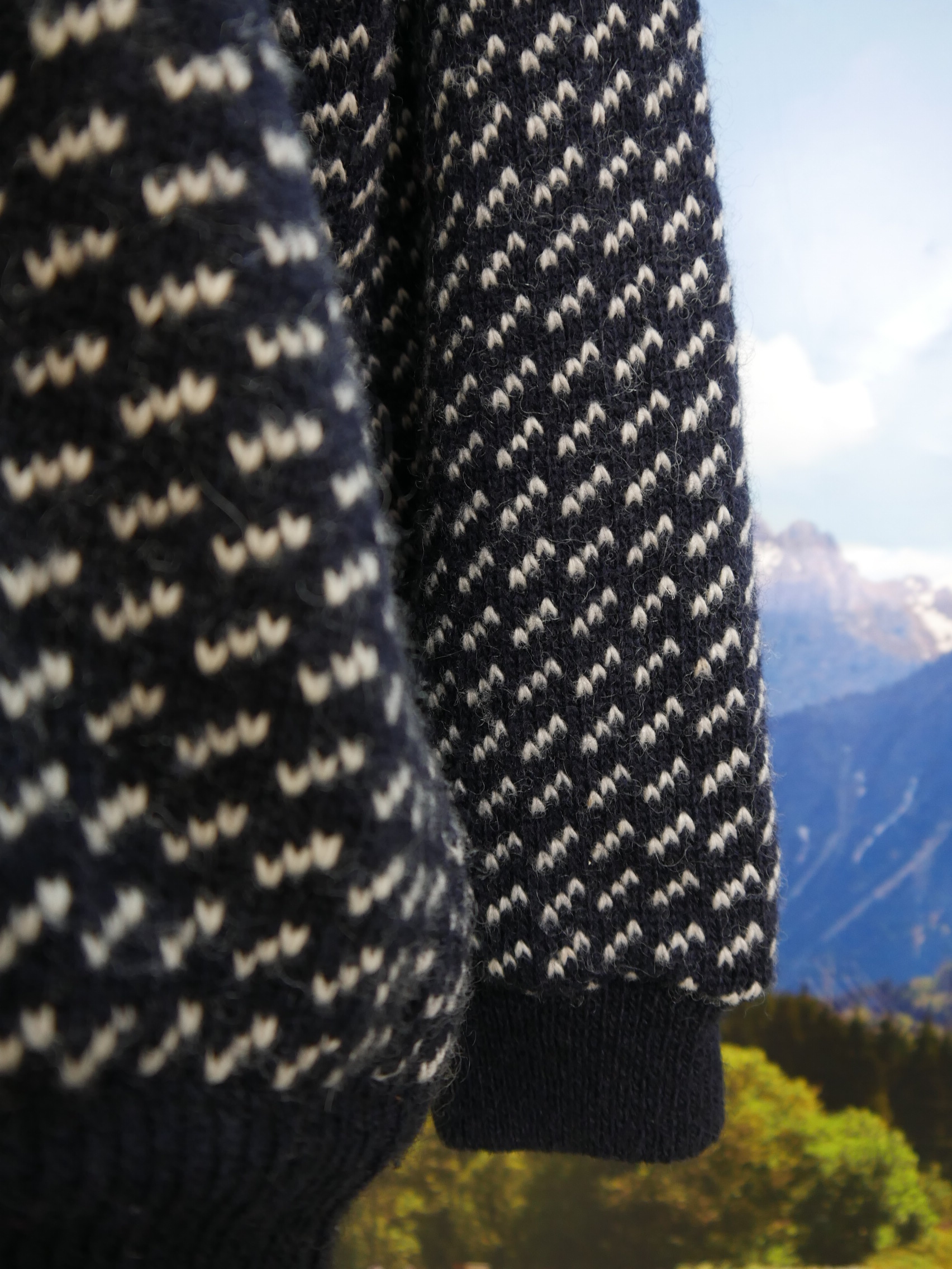 norweger-jacke-original-und-pullover-mit-norwegermuster-direkt-aus-norway-aus-reiner-wolle-vintage-und-modern-dick-und-warm-fuer-winter-box015-59