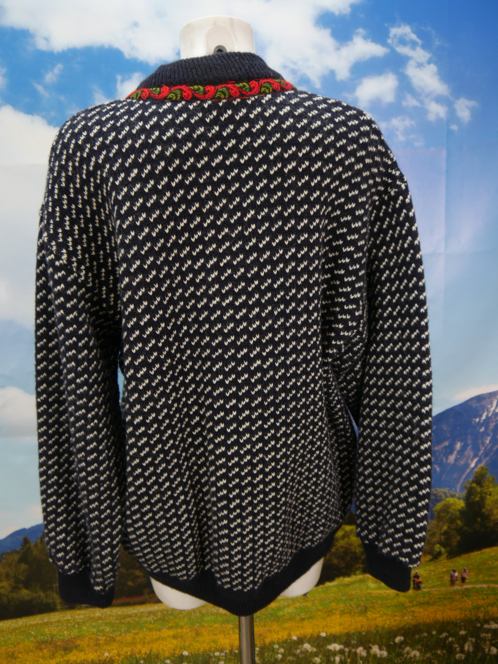 norweger-jacke-original-und-pullover-mit-norwegermuster-direkt-aus-norway-aus-reiner-wolle-vintage-und-modern-dick-und-warm-fuer-winter-box015-60
