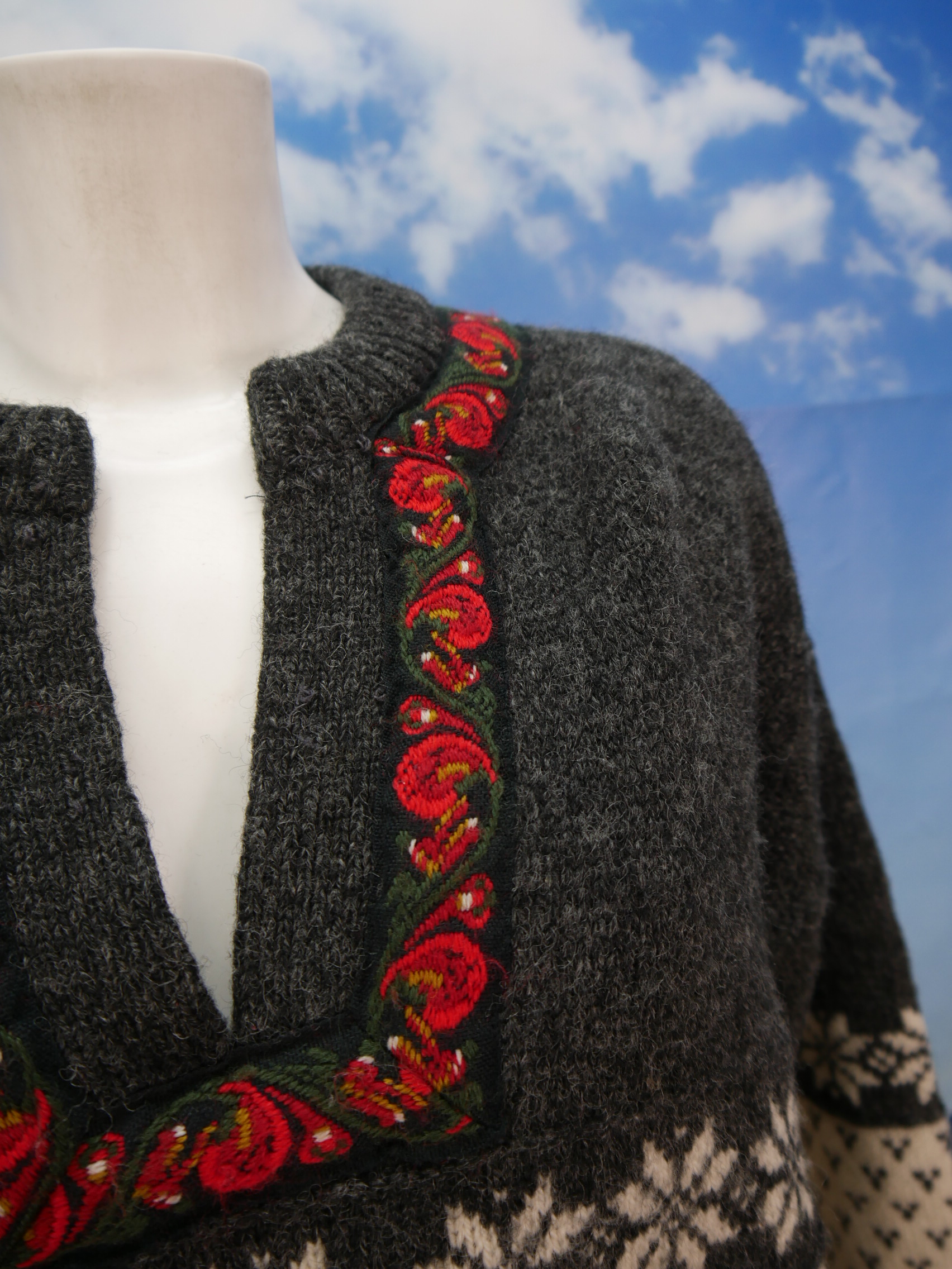 norweger-jacke-original-und-pullover-mit-norwegermuster-direkt-aus-norway-aus-reiner-wolle-vintage-und-modern-dick-und-warm-fuer-winter-box015-63