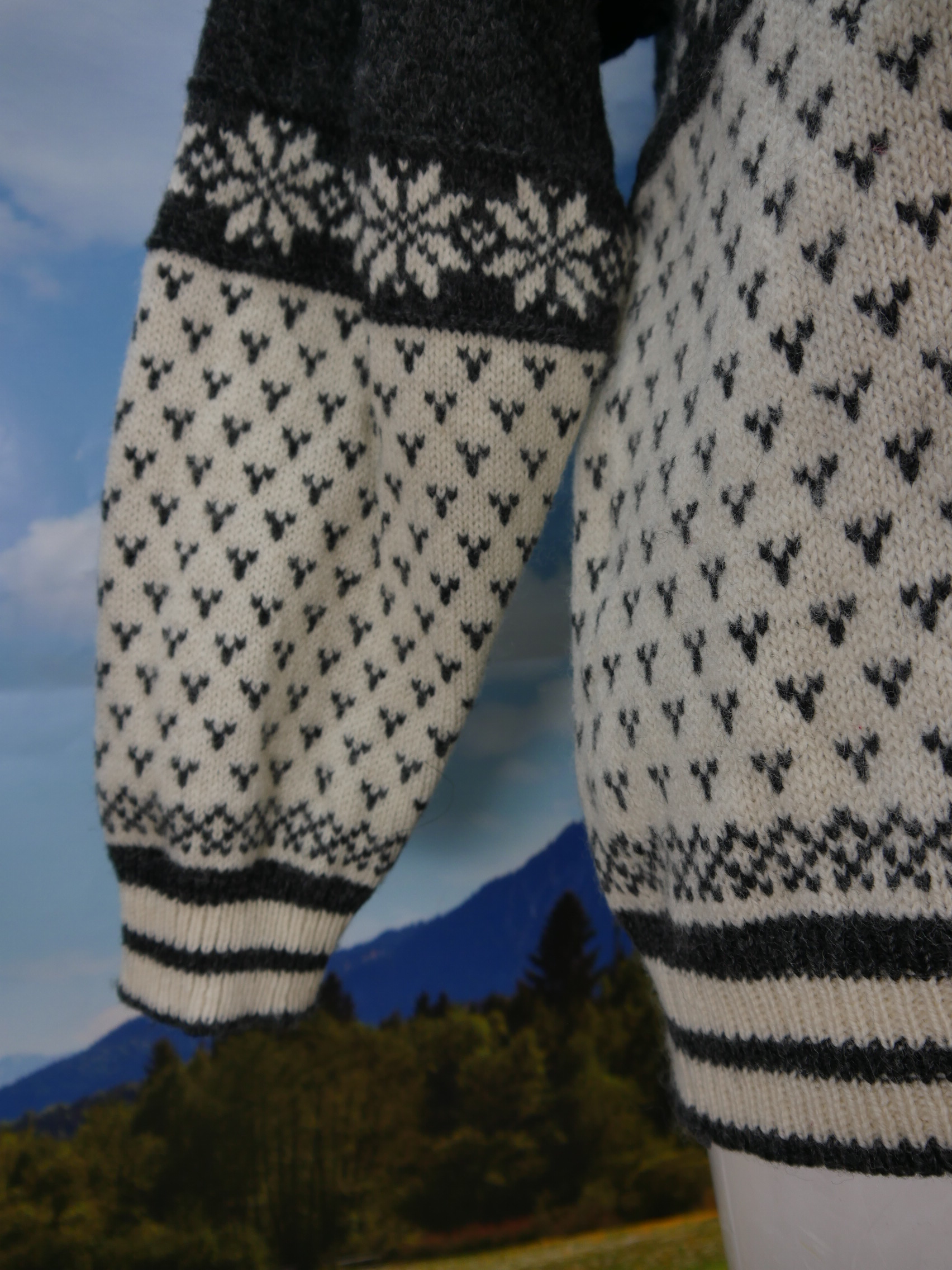 norweger-jacke-original-und-pullover-mit-norwegermuster-direkt-aus-norway-aus-reiner-wolle-vintage-und-modern-dick-und-warm-fuer-winter-box015-64