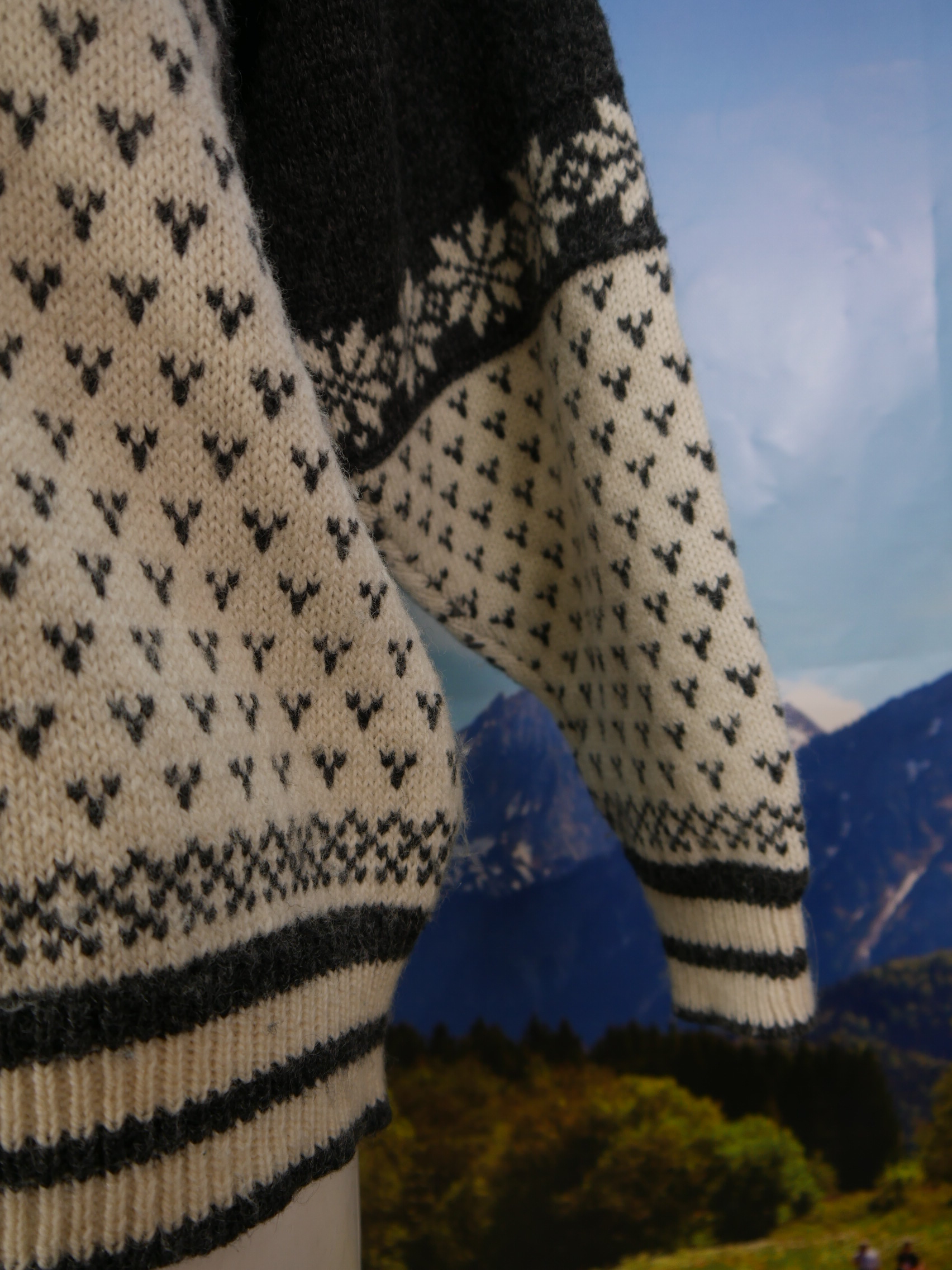 norweger-jacke-original-und-pullover-mit-norwegermuster-direkt-aus-norway-aus-reiner-wolle-vintage-und-modern-dick-und-warm-fuer-winter-box015-65