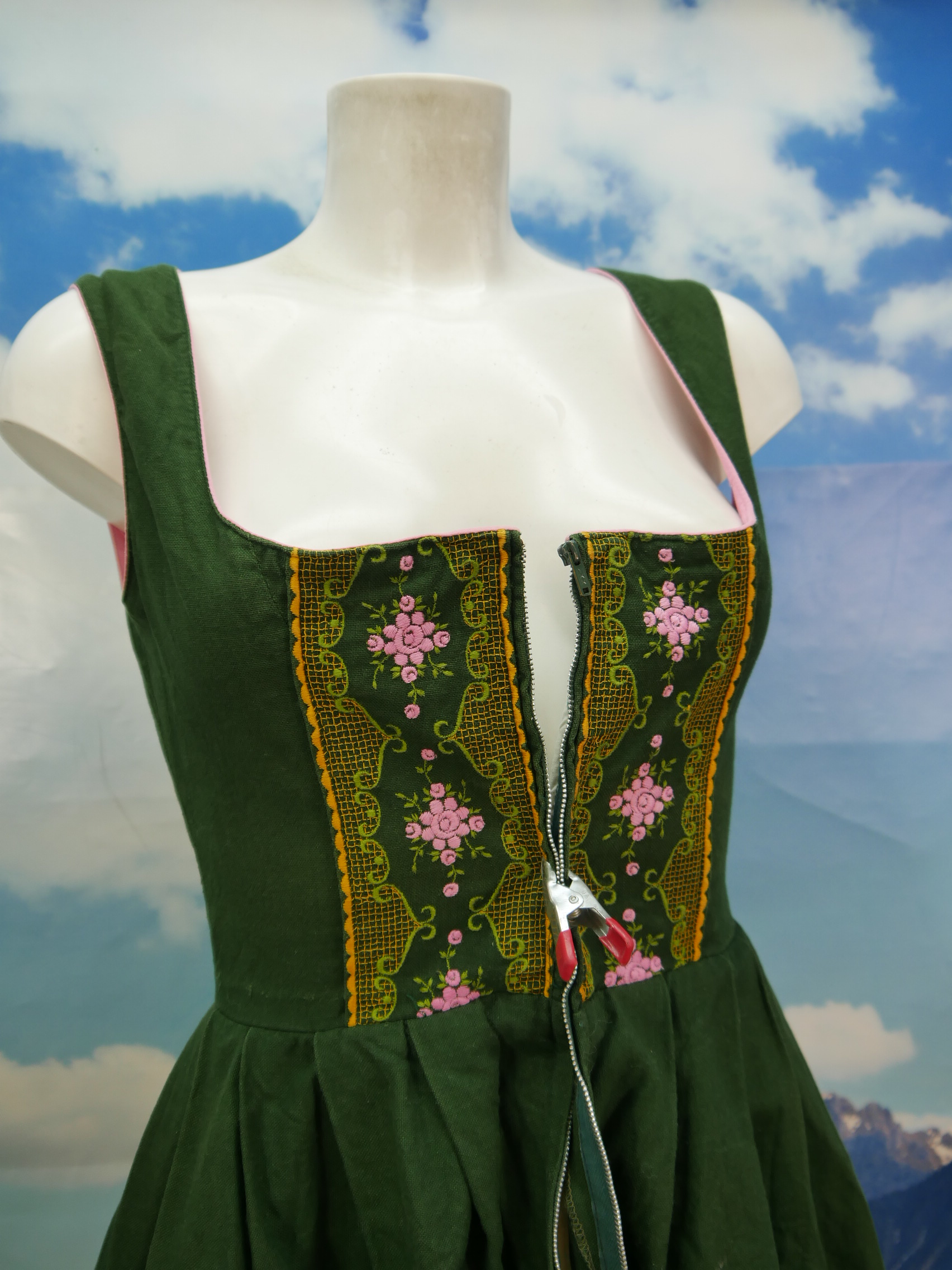 フォークダンス衣装】グリーン SALZBURGER DIRNDL LOOK - メルカリ