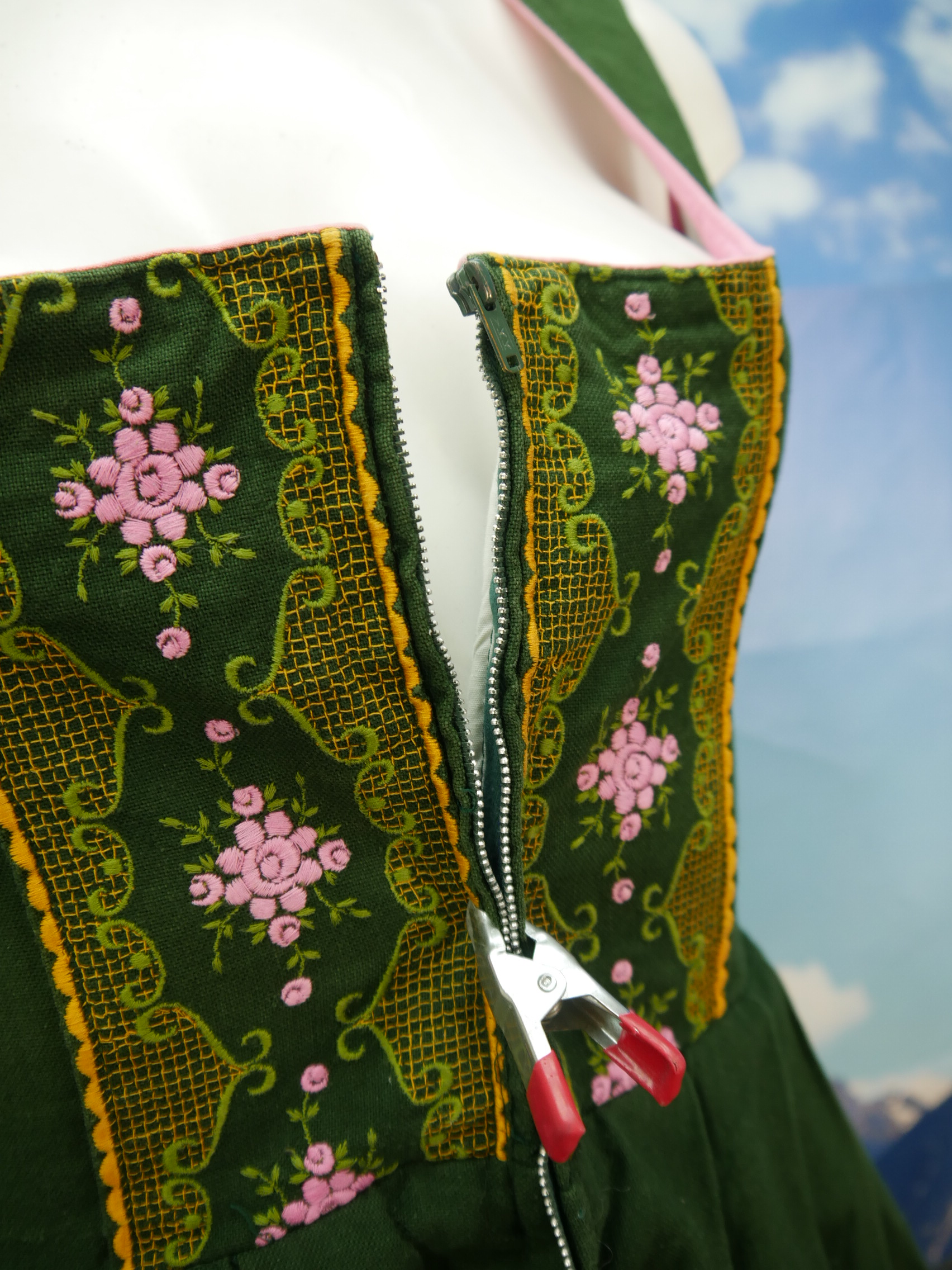 Salzburg Trachten green balcony cute vintage dirndl without