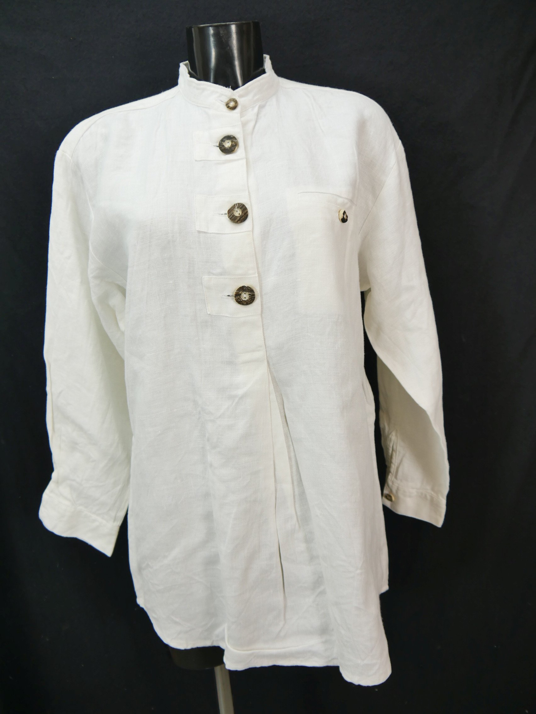 Size 38 Trachten blouse Amann Austria white with stag horn buttons ...