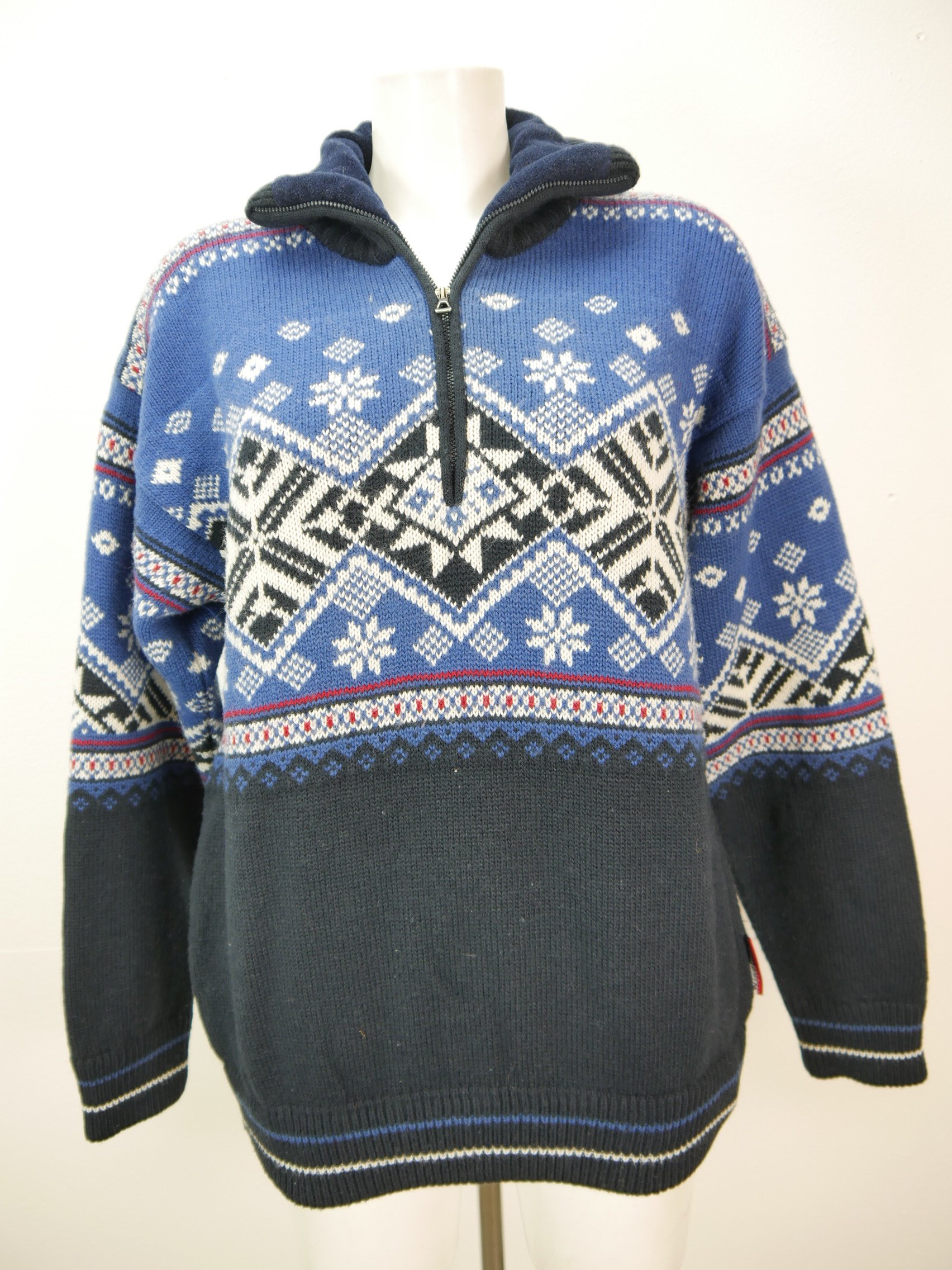 Norwegian Icelandic sweater winter men's traditional sweater in blue