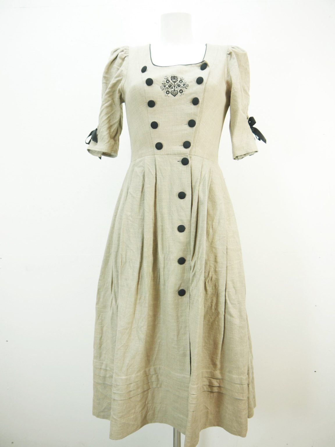 Chiemseer Tracht beige mit Stickerei hammer Landhaus Kleid