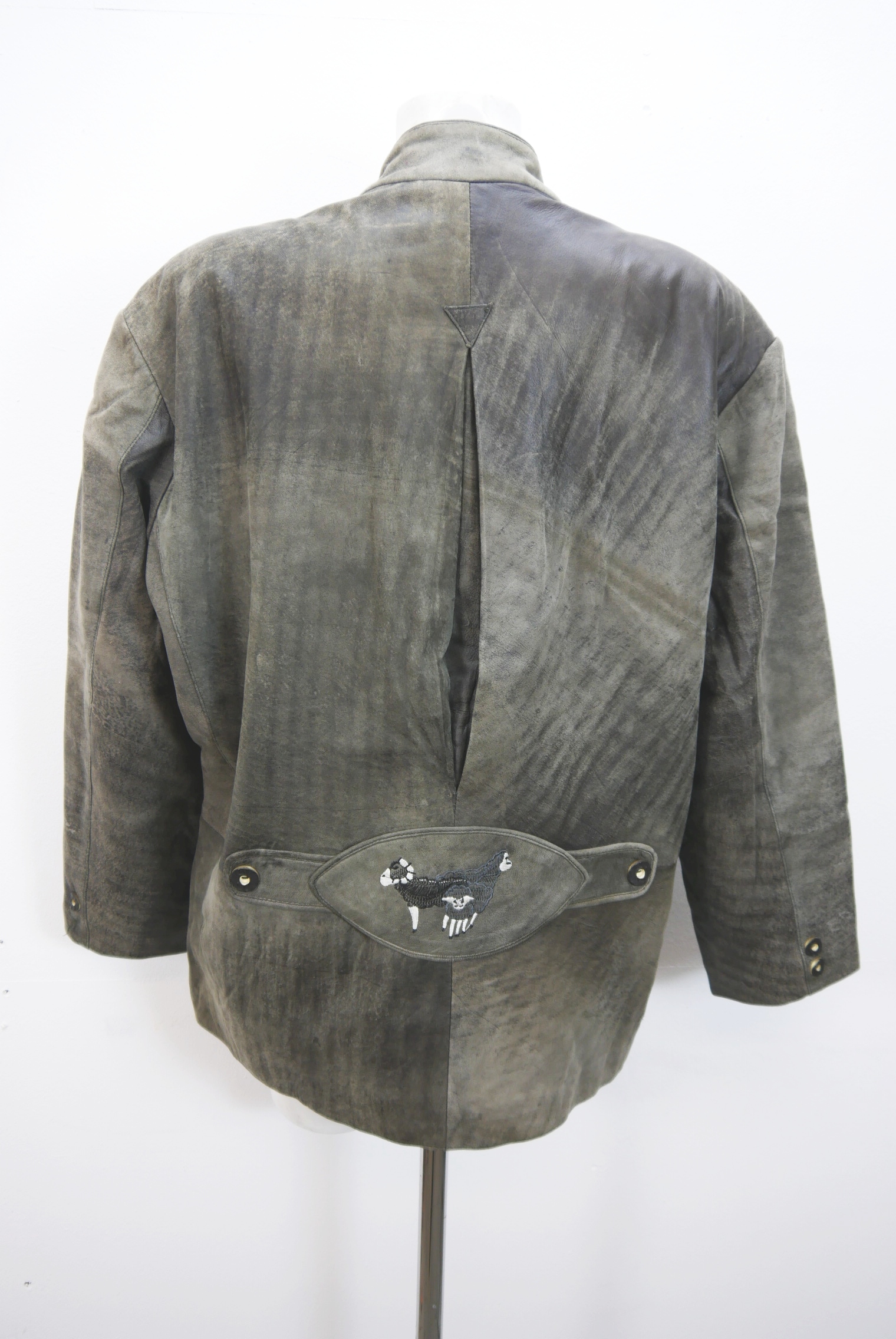 janker-lederjacke-vintage-second-hand-gebraucht-nappa-glattleder-velourleder-schaf-lamm-und-hirschleder-trachtenjacke-joppe-laessig-hochwertig-hele026-45