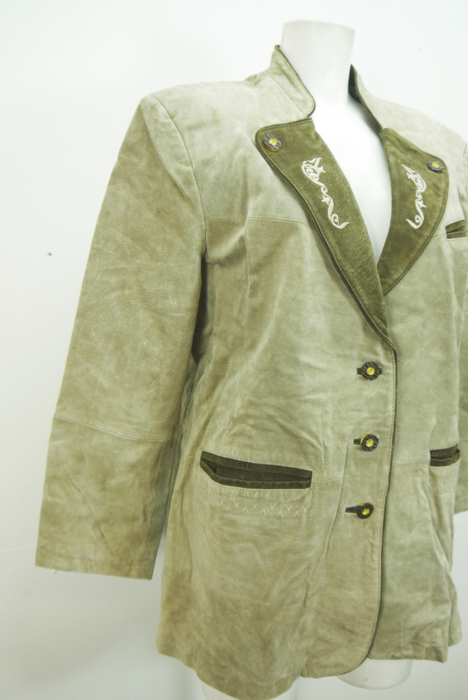 janker-lederjacke-vintage-second-hand-gebraucht-nappa-glattleder-velourleder-schaf-lamm-und-hirschleder-trachtenjacke-joppe-laessig-hochwertig-hele026-49