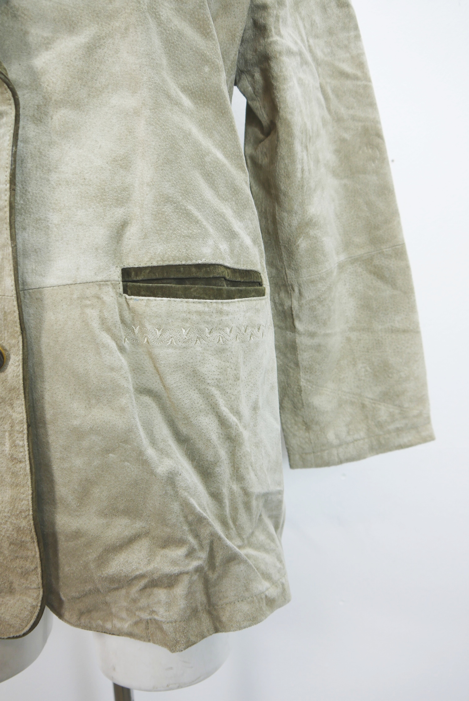 janker-lederjacke-vintage-second-hand-gebraucht-nappa-glattleder-velourleder-schaf-lamm-und-hirschleder-trachtenjacke-joppe-laessig-hochwertig-hele026-50