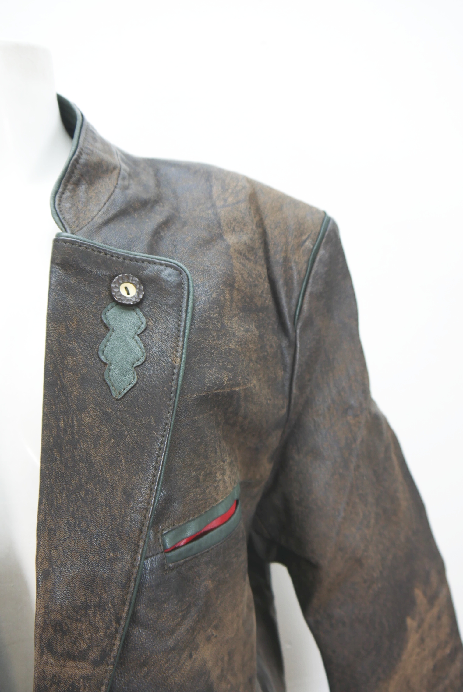 janker-lederjacke-vintage-second-hand-gebraucht-nappa-glattleder-velourleder-schaf-lamm-und-hirschleder-trachtenjacke-joppe-laessig-hochwertig-hele026-8