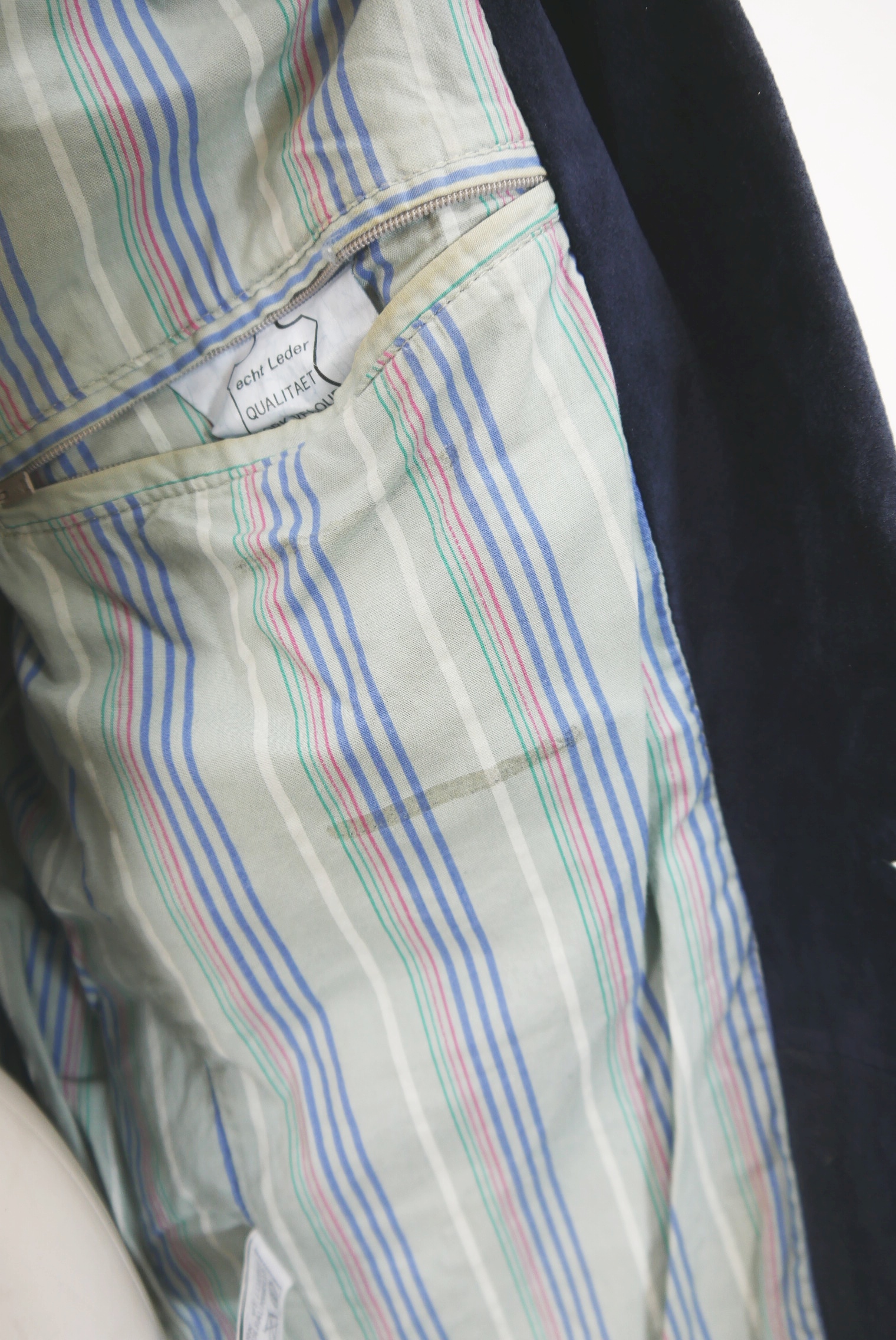 lederjacke-blazer-vintage-janker-damen-trachenjacke-leder-jacke-trachten-kurz-lang-sommer-individuell-tailliert-gebraucht-second-hand-80er-90er-lederjacke-dalo037-45