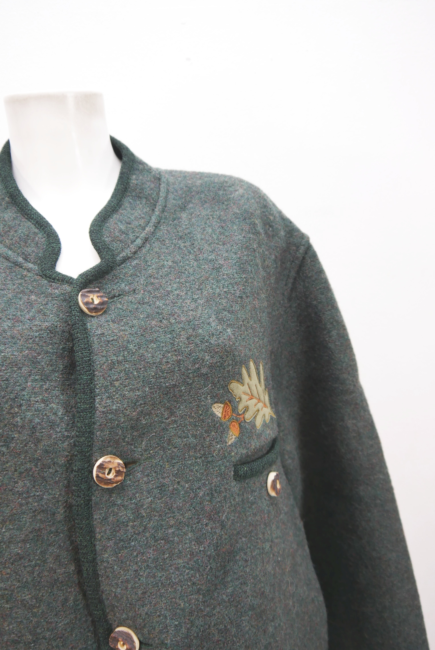 walkjacke-trachtenjacke-janker-loden-wolle-herren-second-hand-gebrauchte-lodenmantel-winter-warme-strickjacke-lange-jacke-hewa065-15