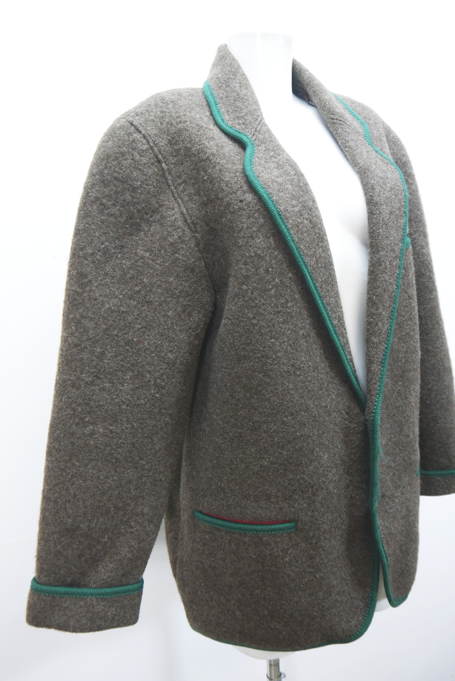 walkjacke-trachtenjacke-janker-loden-wolle-herren-second-hand-gebrauchte-lodenmantel-winter-warme-strickjacke-lange-jacke-hewa066-29