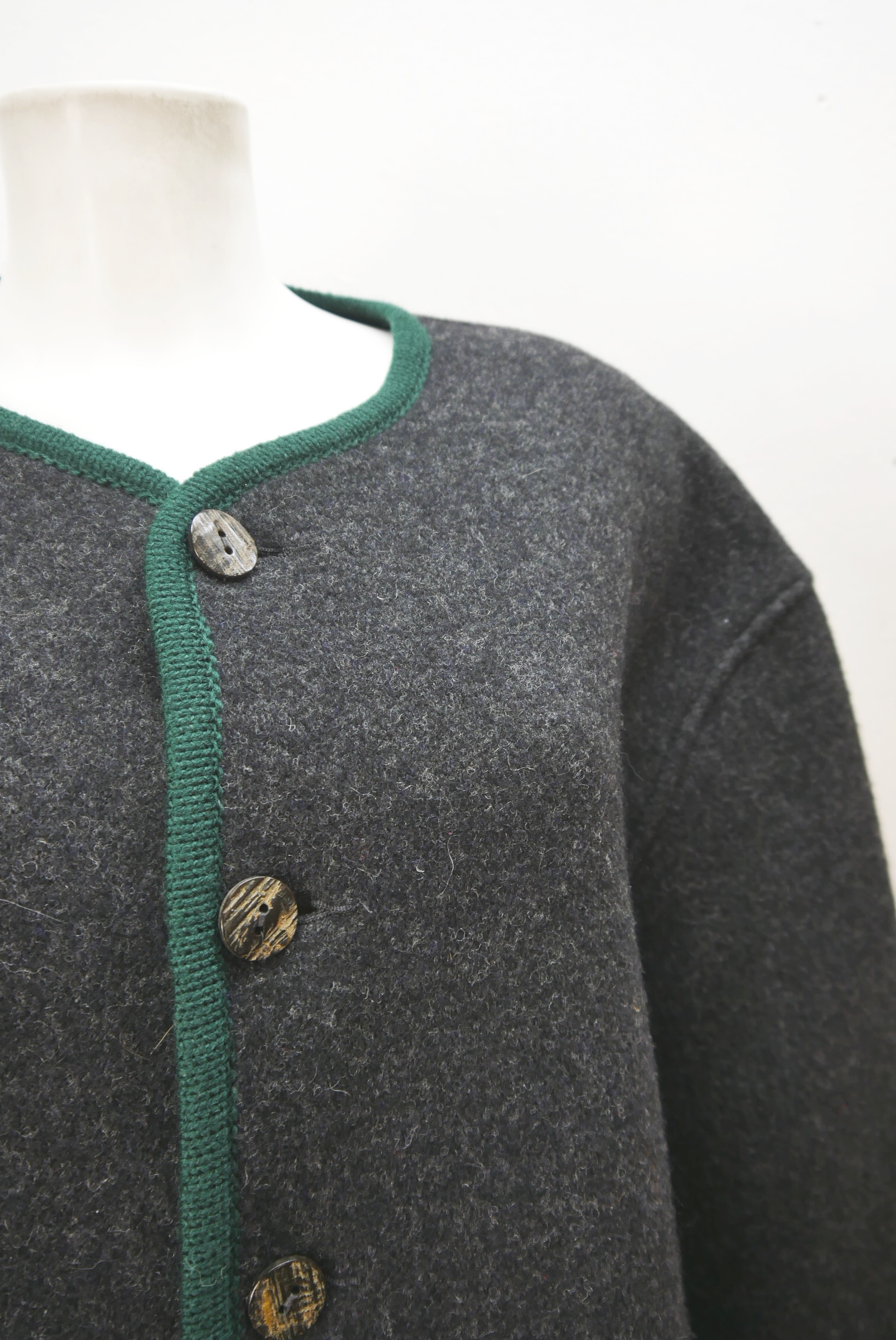 walkjacke-trachtenjacke-janker-walker-wolle-herren-second-hand-gebrauchte-herren-winter-warme-modisch-zeitlos-lange-jacke-hewa061-14