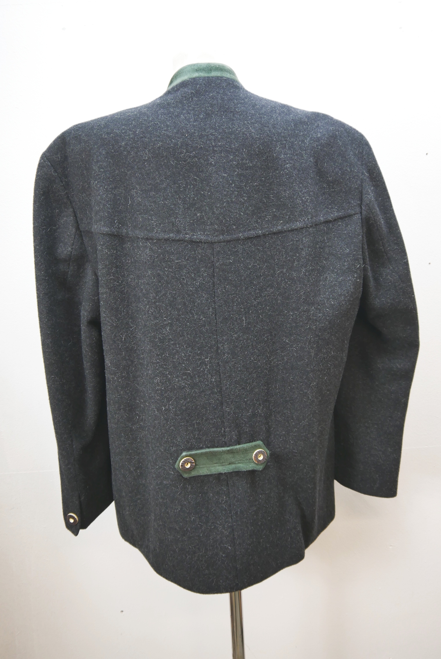 walkjacke-trachtenjacke-janker-walker-wolle-herren-second-hand-gebrauchte-herren-winter-warme-modisch-zeitlos-lange-jacke-hewa061-29