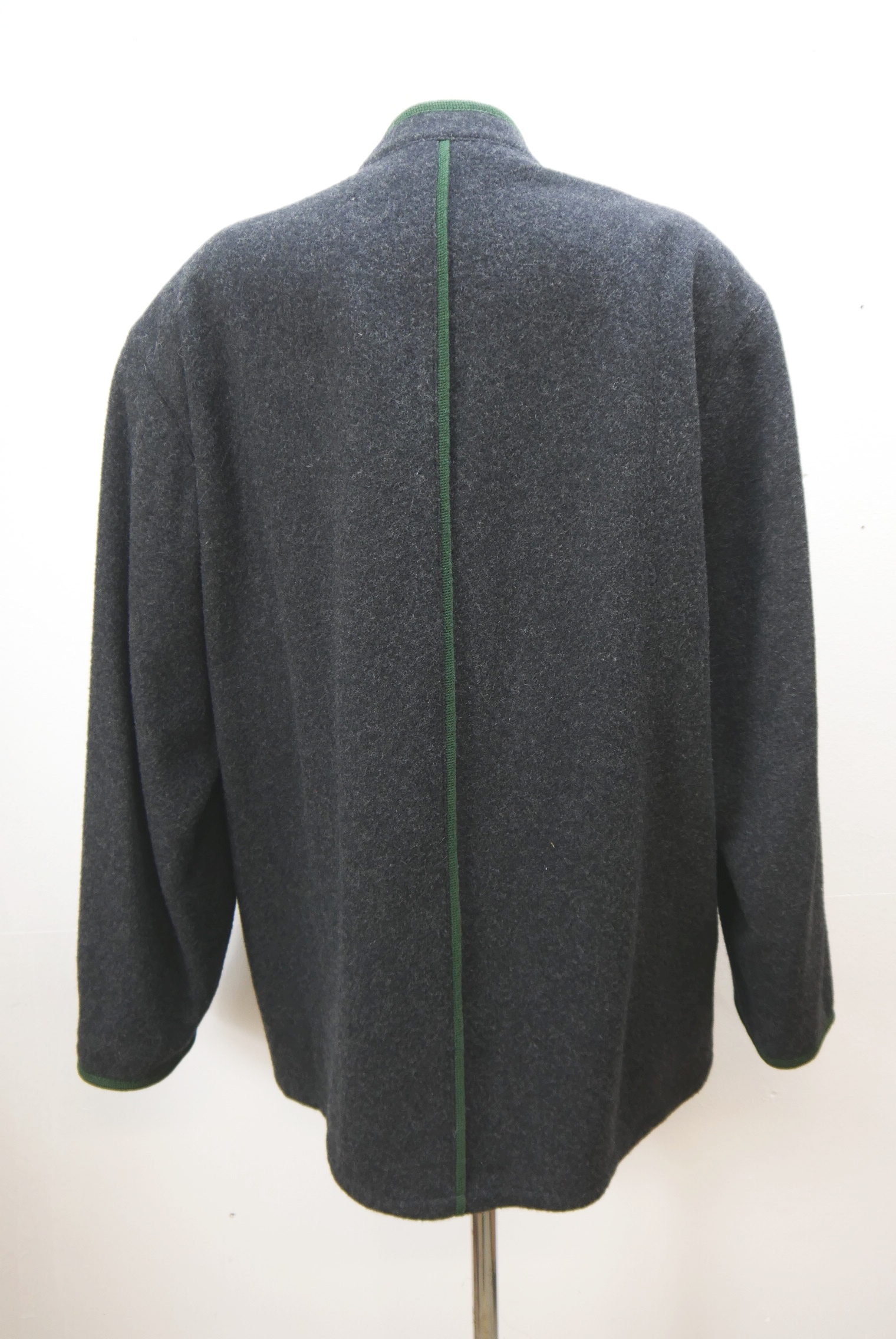 walkjacke-trachtenjacke-janker-walker-wolle-herren-second-hand-gebrauchte-herren-winter-warme-modisch-zeitlos-lange-jacke-hewa061-35