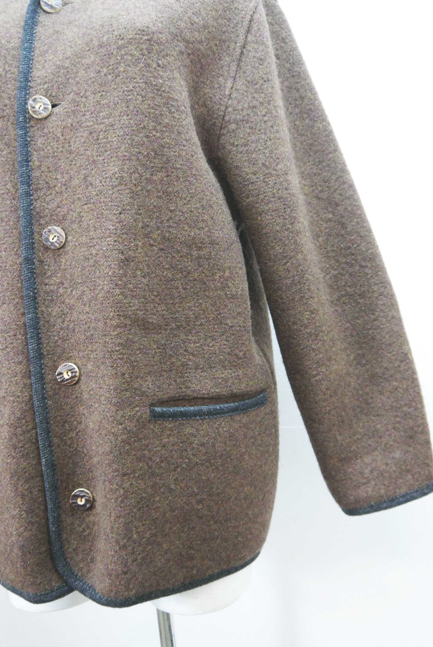 walkjacke-trachtenjacke-janker-walker-wolle-herren-second-hand-gebrauchte-herren-winter-warme-modisch-zeitlos-lange-jacke-hewa061-4