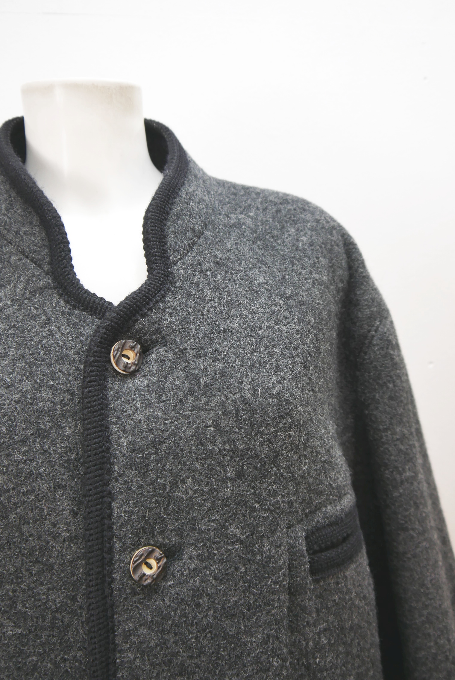 walkjacke-trachtenjacke-janker-walker-wolle-herren-second-hand-gebrauchte-herren-winter-warme-modisch-zeitlos-lange-jacke-hewa062-2