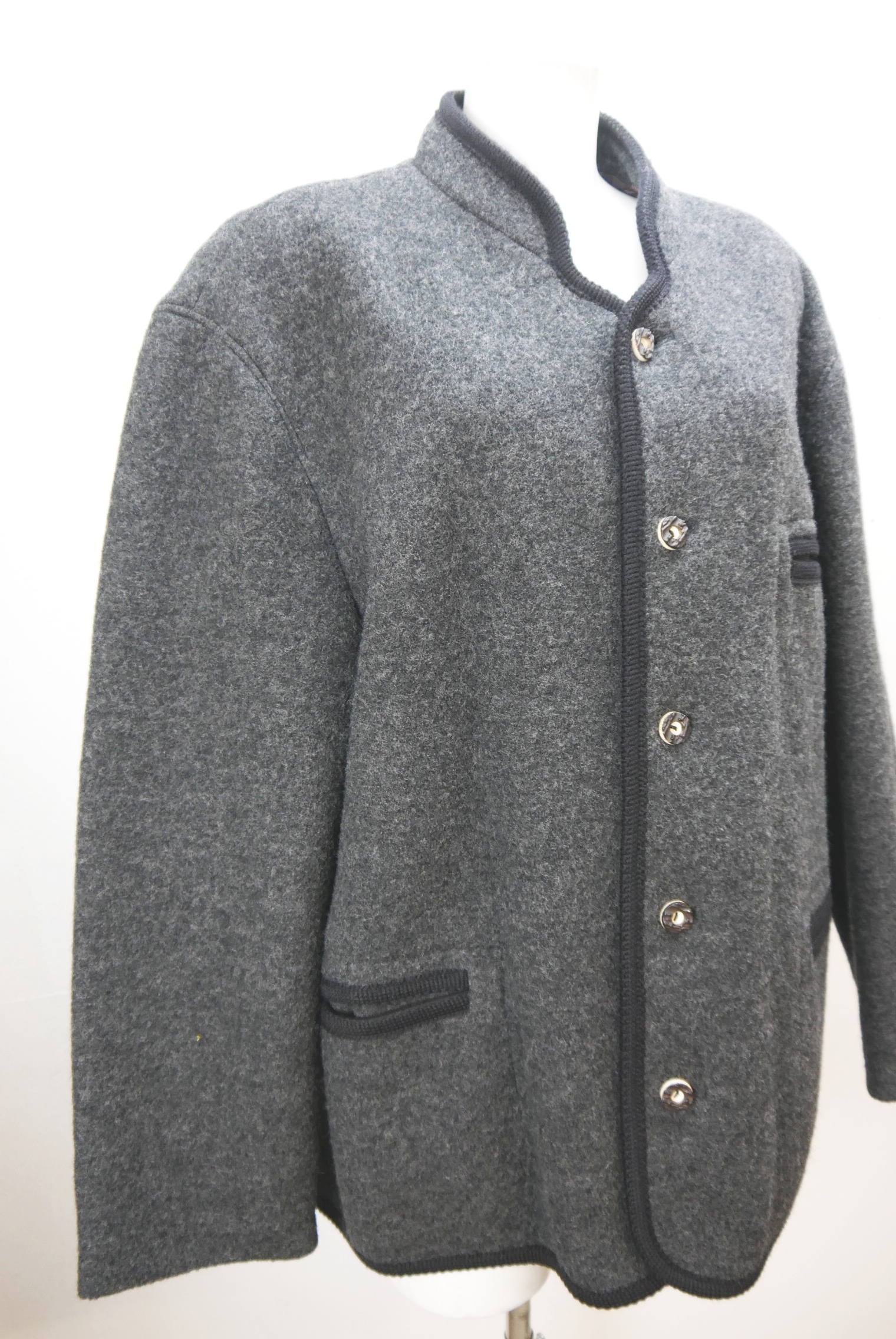 walkjacke-trachtenjacke-janker-walker-wolle-herren-second-hand-gebrauchte-herren-winter-warme-modisch-zeitlos-lange-jacke-hewa062-3