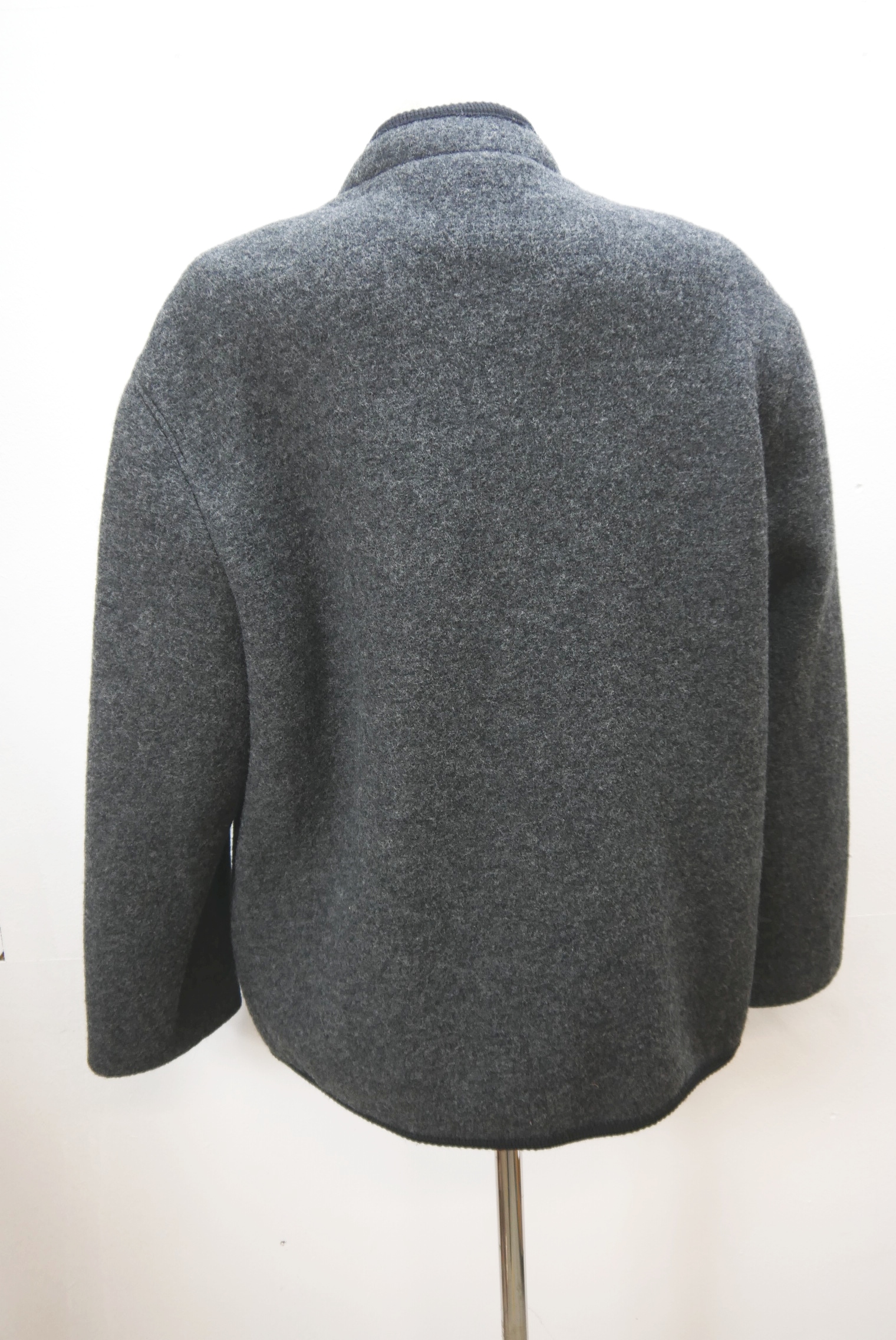 walkjacke-trachtenjacke-janker-walker-wolle-herren-second-hand-gebrauchte-herren-winter-warme-modisch-zeitlos-lange-jacke-hewa062-5