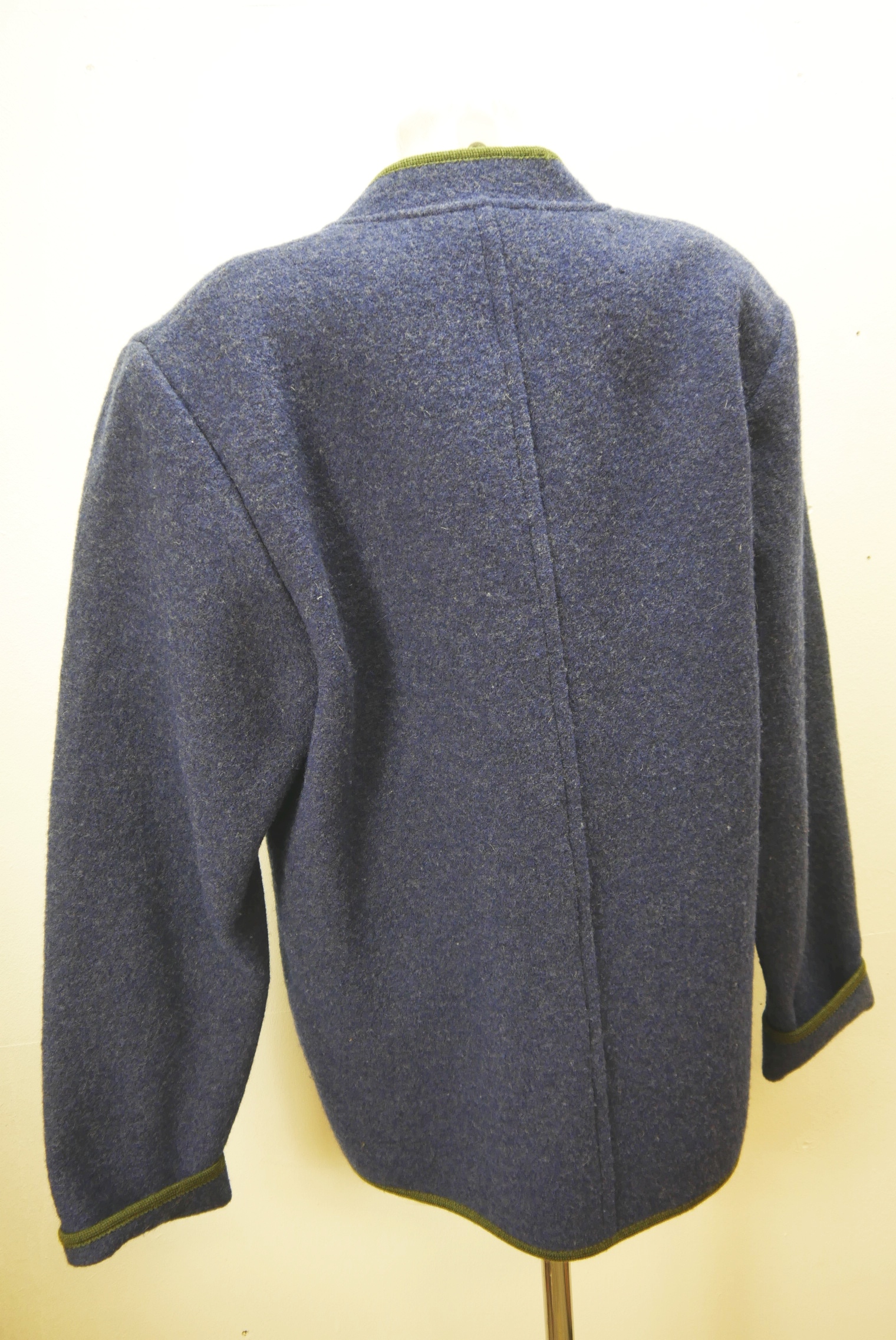 walkjacke-trachtenjacke-janker-walker-wolle-herren-second-hand-gebrauchte-herren-winter-warme-modisch-zeitlos-lange-jacke-hewa064-11