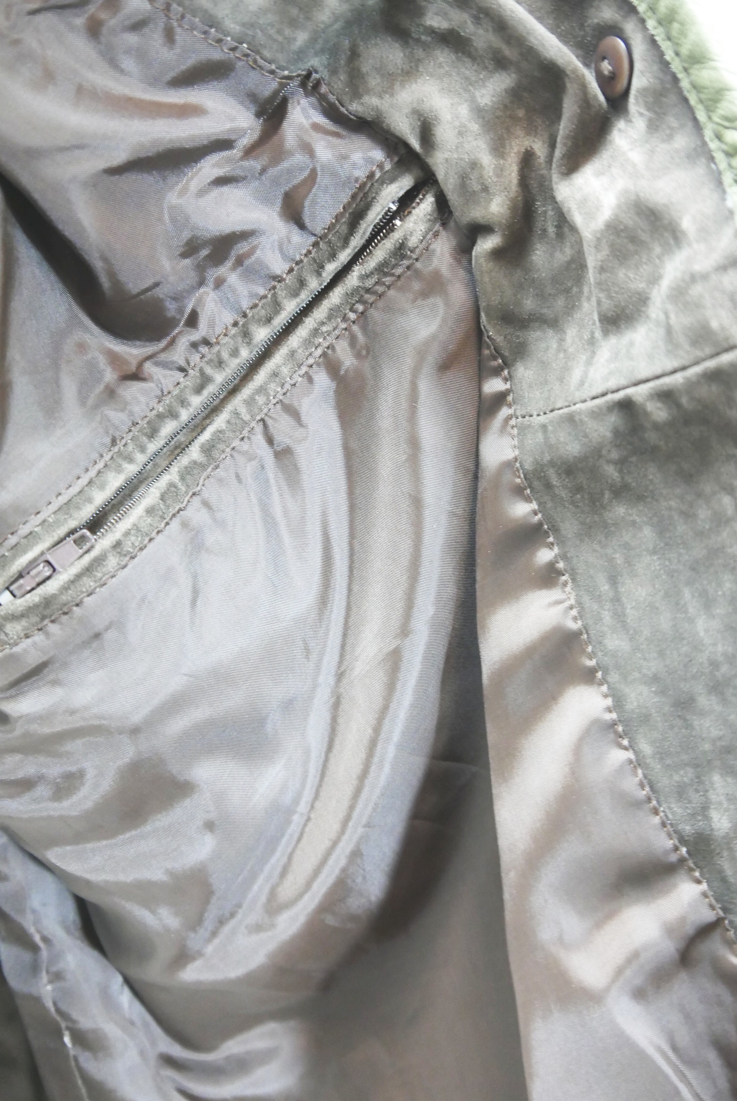 lederjacke-blazer-vintage-janker-damen-trachenjacke-leder-jacke-trachten-kurz-lang-sommer-individuell-tailliert-gebraucht-second-hand-80er-90er-lederjacke-dalo038-37