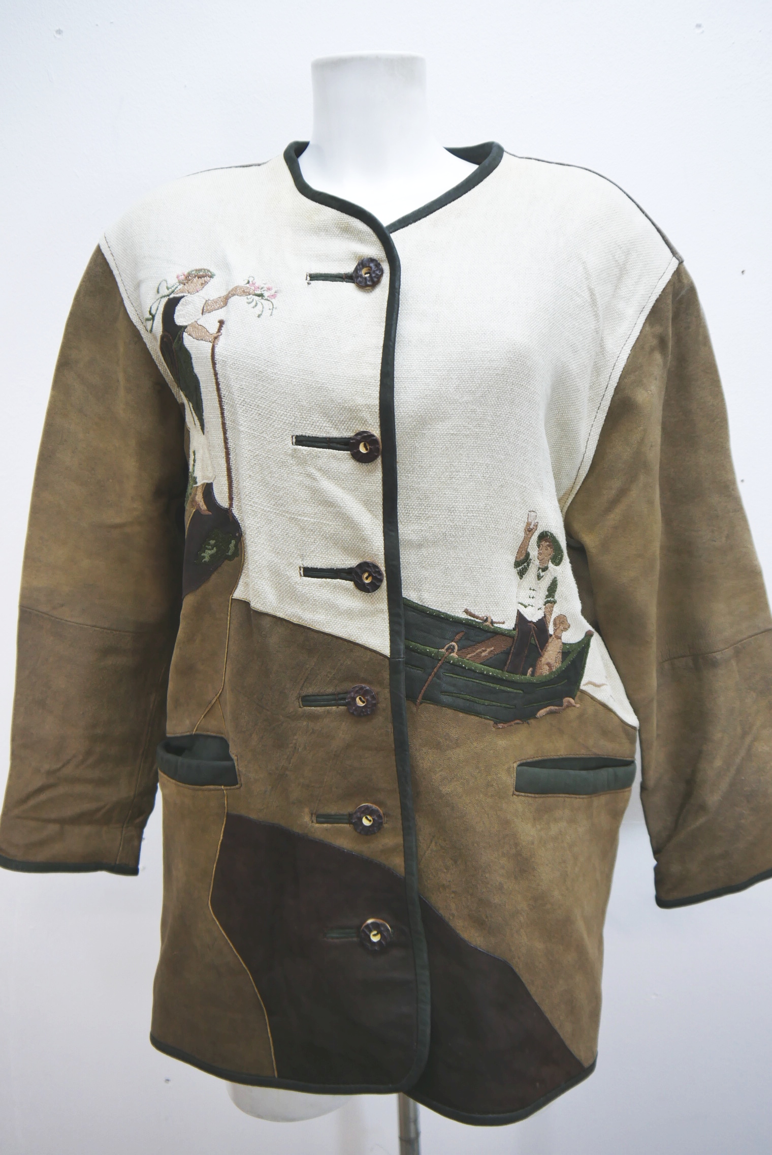 lederjacke-blazer-vintage-janker-damen-trachenjacke-leder-jacke-trachten-kurz-lang-sommer-individuell-tailliert-gebraucht-second-hand-80er-90er-lederjacke-dalo038-51