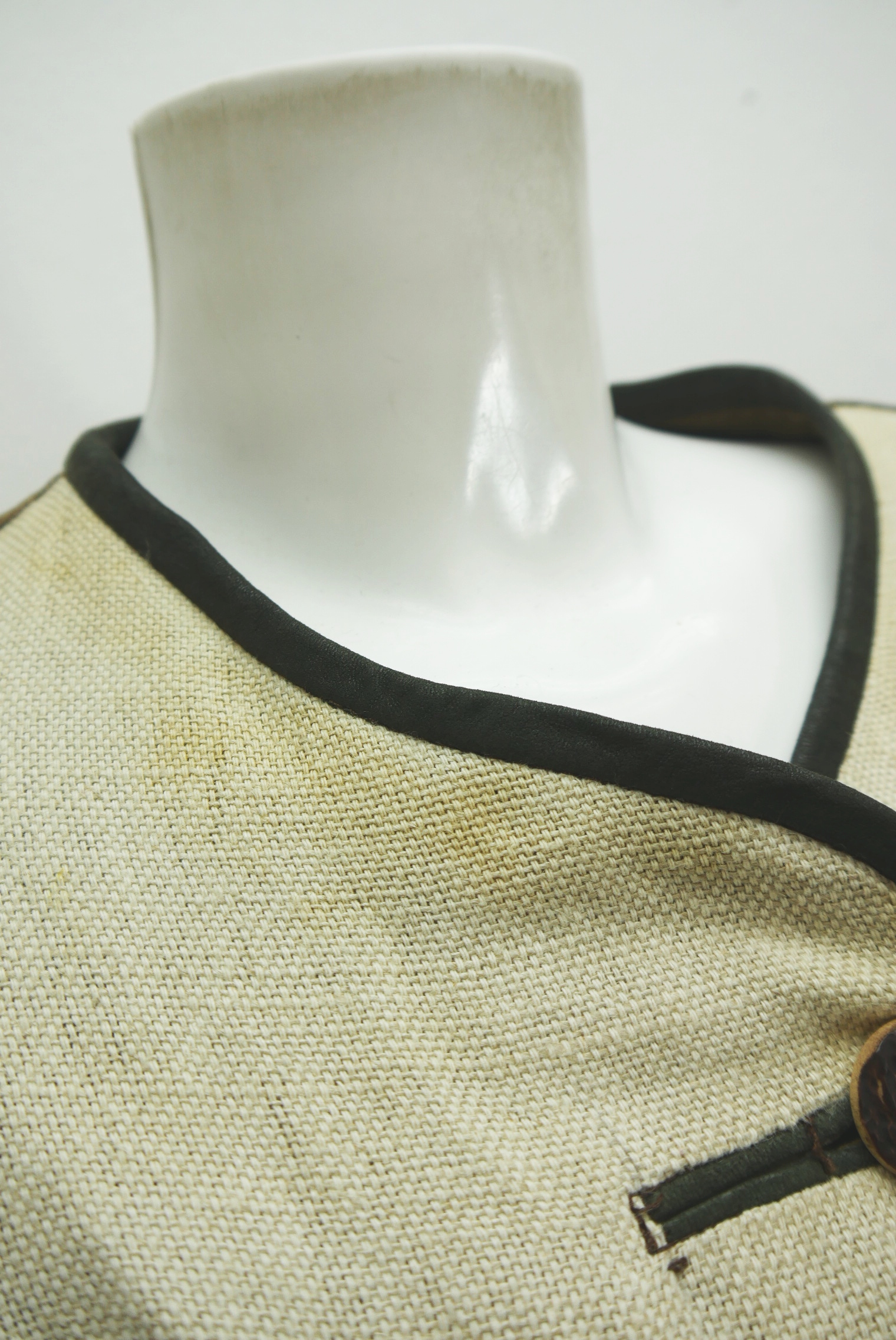 lederjacke-blazer-vintage-janker-damen-trachenjacke-leder-jacke-trachten-kurz-lang-sommer-individuell-tailliert-gebraucht-second-hand-80er-90er-lederjacke-dalo038-52