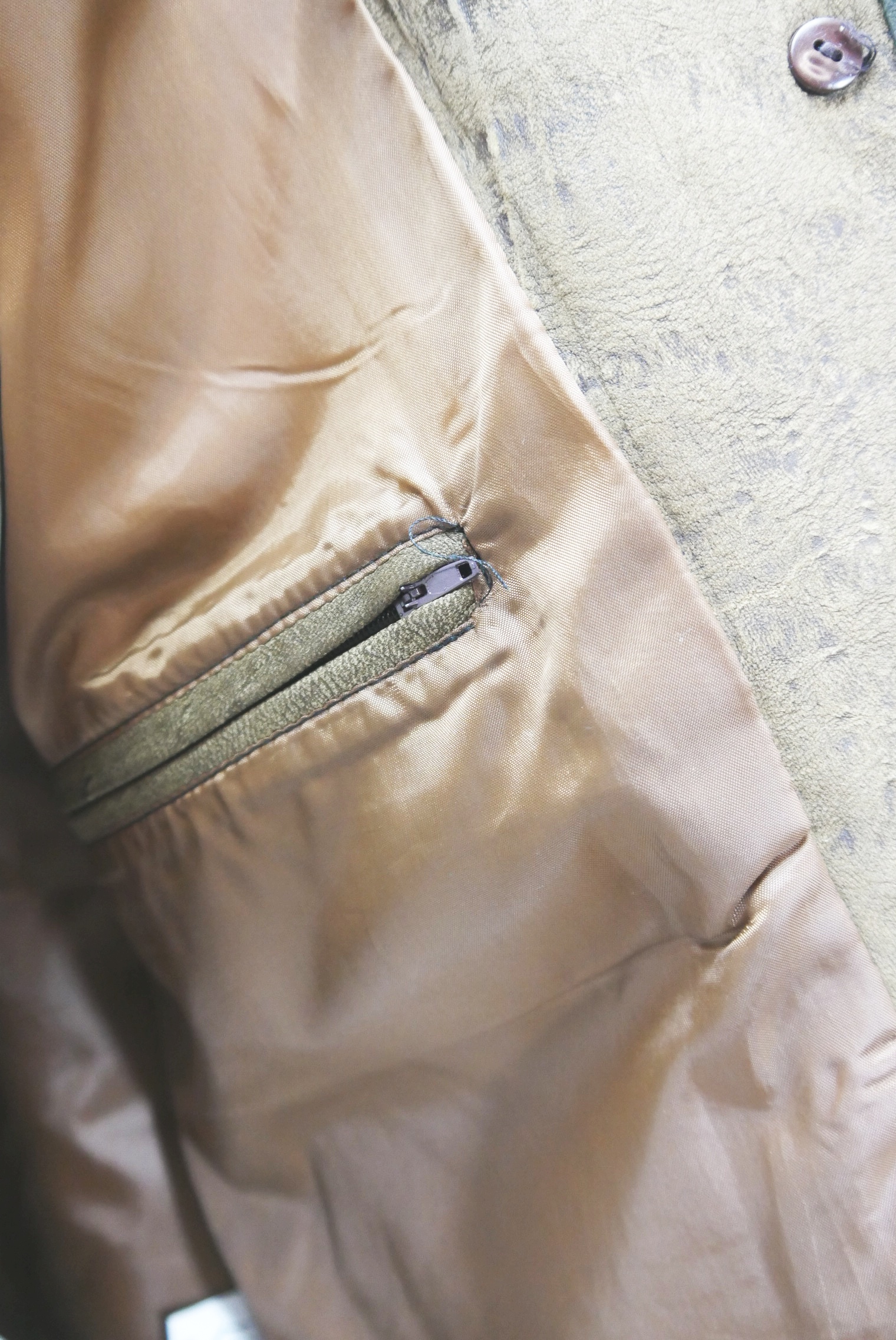 lederjacke-blazer-vintage-janker-damen-trachenjacke-leder-jacke-trachten-kurz-lang-sommer-individuell-tailliert-gebraucht-second-hand-80er-90er-lederjacke-dalo038-56