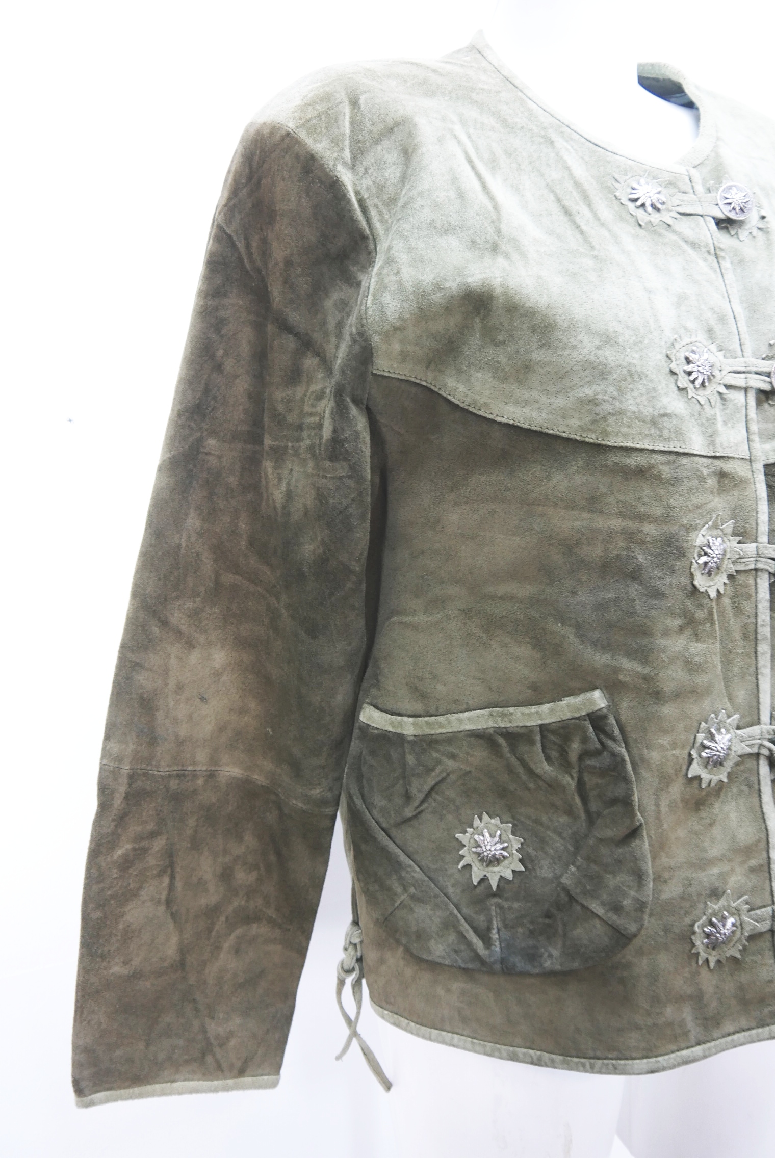 lederjacke-blazer-vintage-janker-damen-trachenjacke-leder-jacke-trachten-kurz-lang-sommer-individuell-tailliert-gebraucht-second-hand-80er-90er-lederjacke-dalo038-59