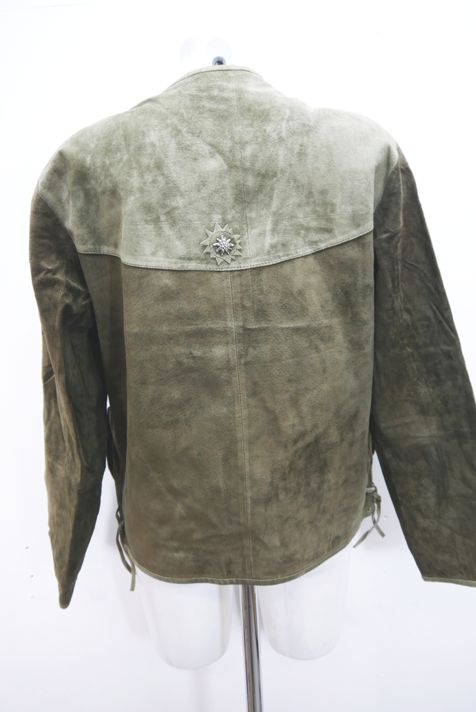 lederjacke-blazer-vintage-janker-damen-trachenjacke-leder-jacke-trachten-kurz-lang-sommer-individuell-tailliert-gebraucht-second-hand-80er-90er-lederjacke-dalo038-61