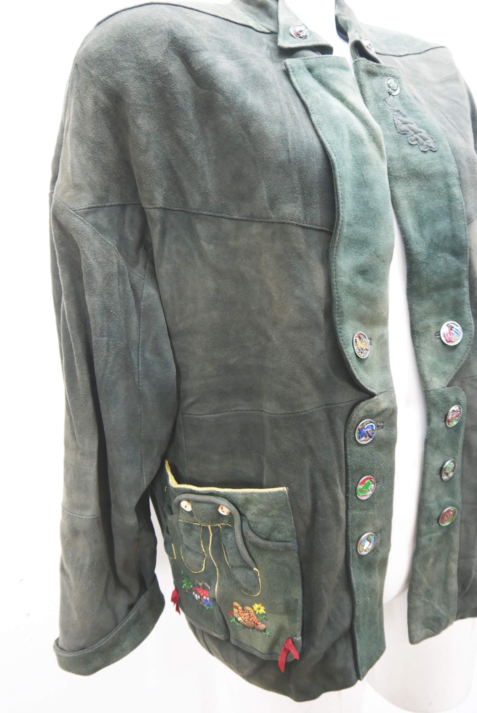 lederjacke-blazer-vintage-janker-damen-trachenjacke-leder-jacke-trachten-kurz-lang-sommer-individuell-tailliert-gebraucht-second-hand-80er-90er-lederjacke-dalo038-66