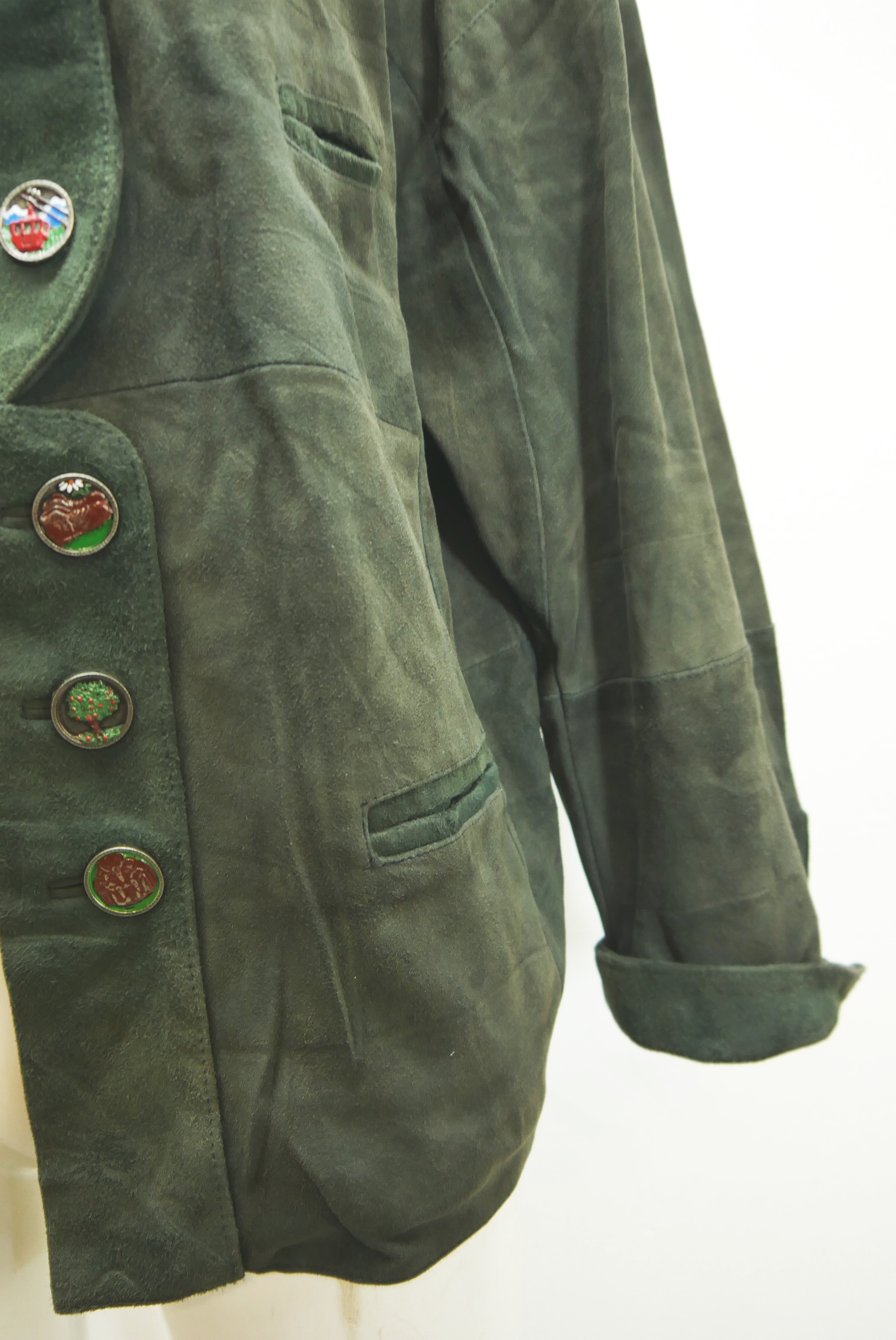 lederjacke-blazer-vintage-janker-damen-trachenjacke-leder-jacke-trachten-kurz-lang-sommer-individuell-tailliert-gebraucht-second-hand-80er-90er-lederjacke-dalo038-67