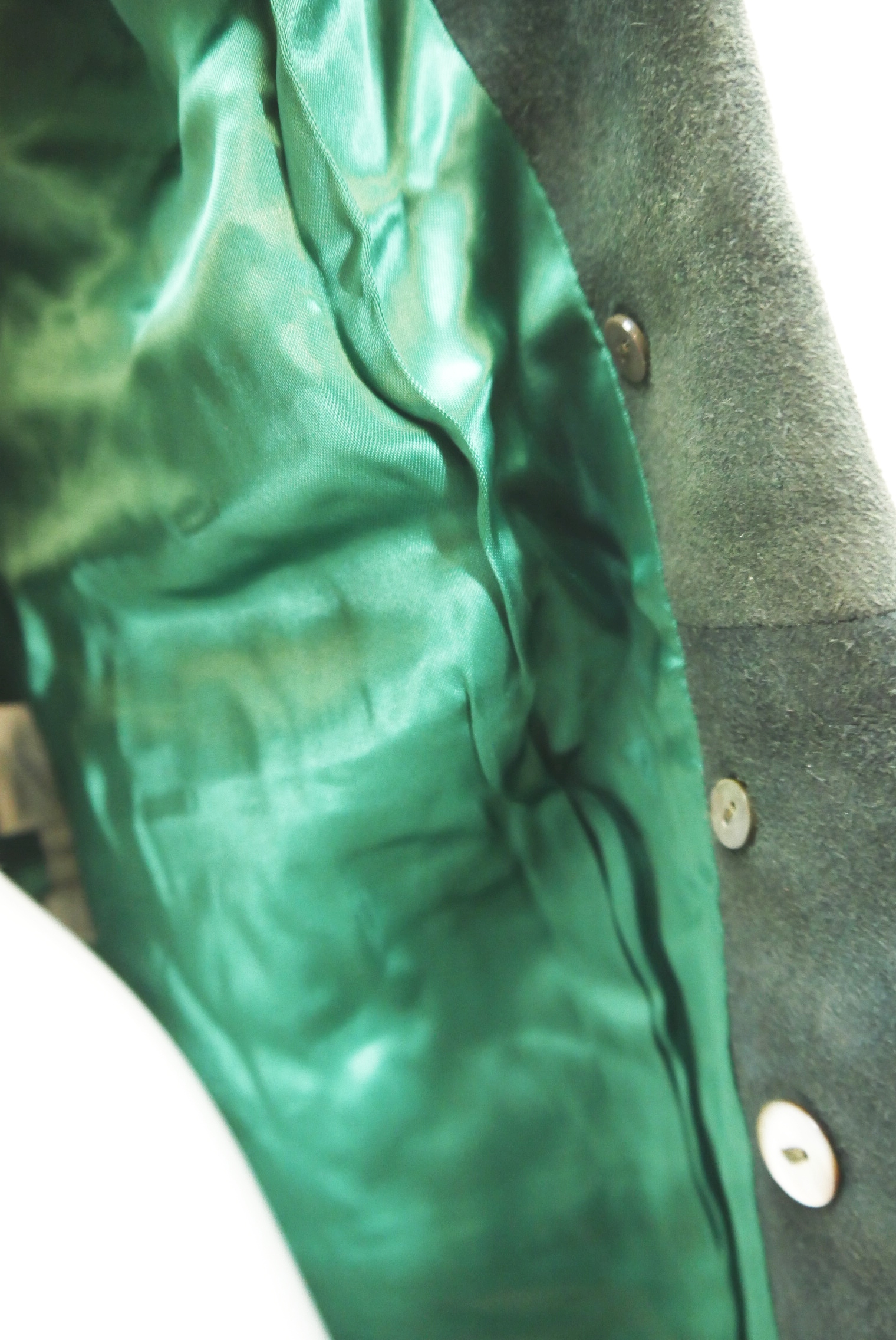 lederjacke-blazer-vintage-janker-damen-trachenjacke-leder-jacke-trachten-kurz-lang-sommer-individuell-tailliert-gebraucht-second-hand-80er-90er-lederjacke-dalo038-69