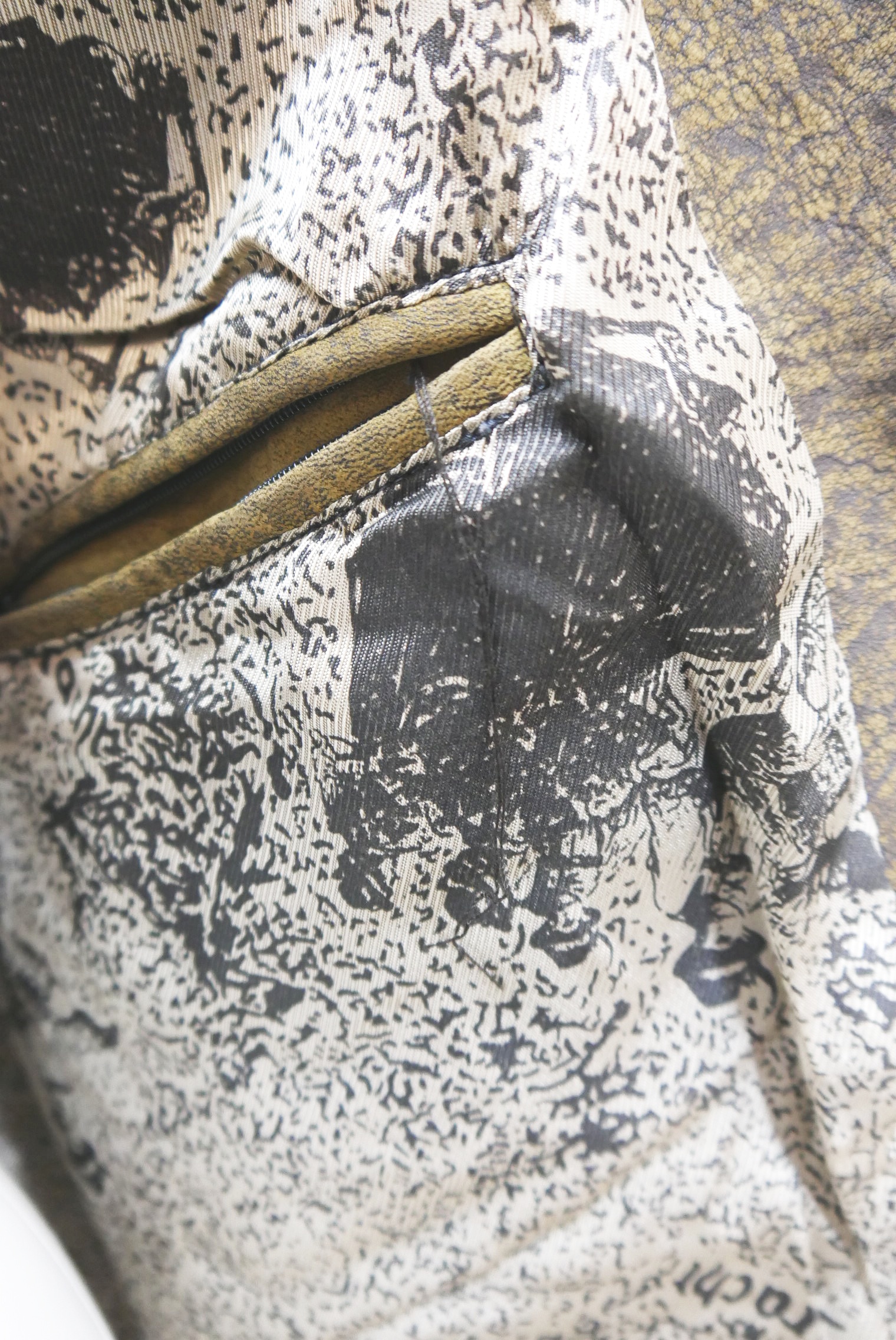 lederjacke-blazer-vintage-janker-damen-trachenjacke-leder-jacke-trachten-kurz-lang-sommer-individuell-tailliert-gebraucht-second-hand-80er-90er-lederjacke-dalo038-75