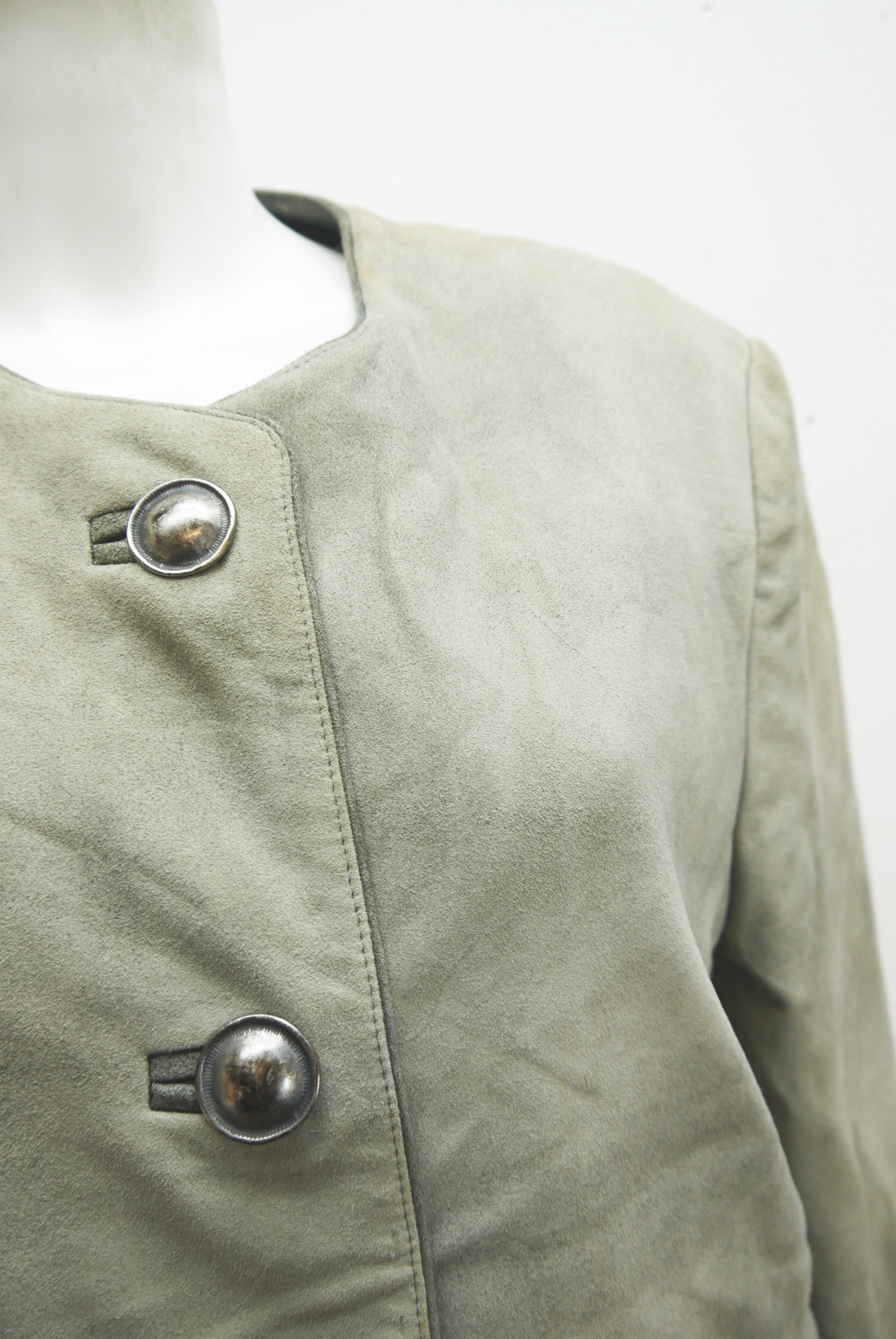 lederjacke-blazer-vintage-janker-damen-trachenjacke-leder-jacke-trachten-kurz-lang-sommer-individuell-tailliert-gebraucht-second-hand-80er-90er-lederjacke-dalo038-8