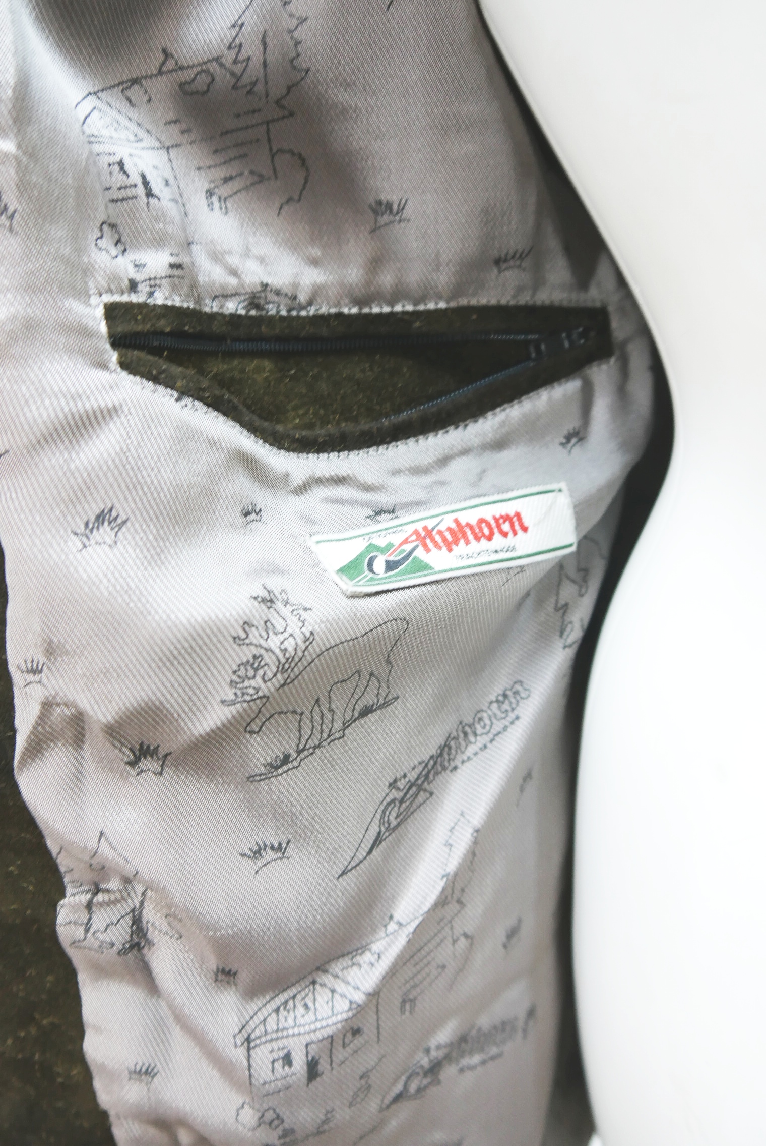 lederjacke-blazer-vintage-janker-damen-trachenjacke-leder-jacke-trachten-kurz-lang-sommer-individuell-tailliert-gebraucht-second-hand-80er-90er-lederjacke-dalo038-81