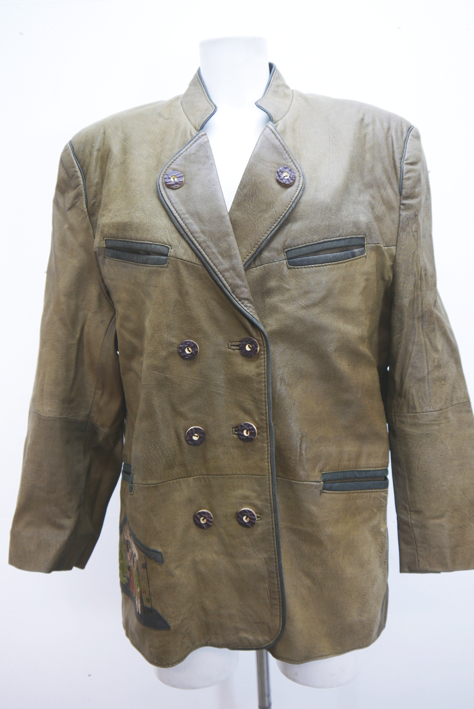 lederjacke-blazer-vintage-janker-damen-trachenjacke-leder-jacke-trachten-kurz-lang-sommer-individuell-tailliert-gebraucht-second-hand-80er-90er-lederjacke-dalo039-1