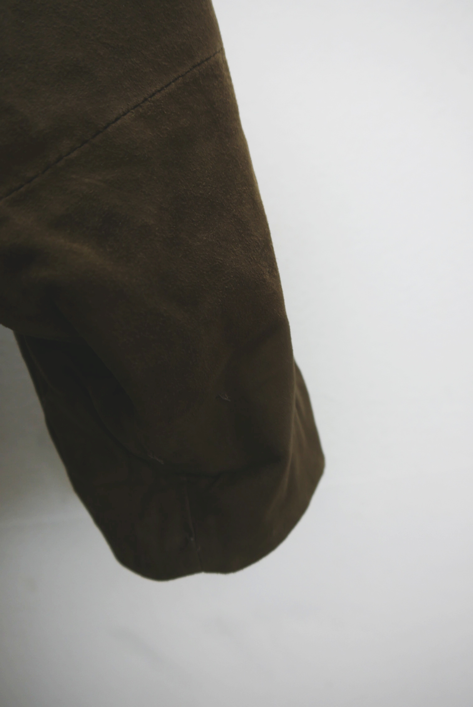 lederjacke-blazer-vintage-janker-damen-trachenjacke-leder-jacke-trachten-kurz-lang-sommer-individuell-tailliert-gebraucht-second-hand-80er-90er-lederjacke-dalo039-11