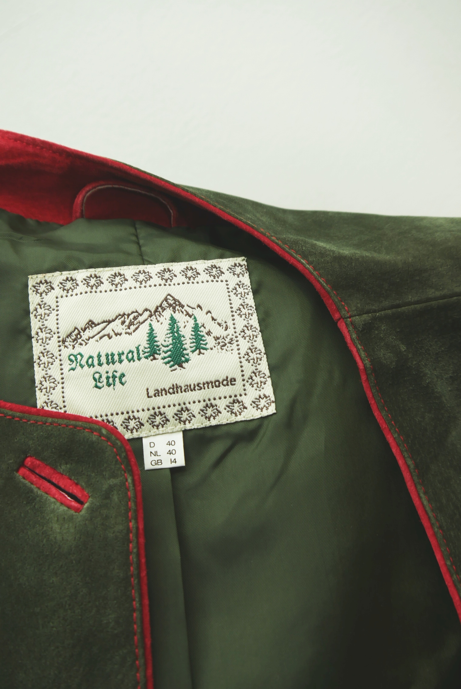 lederjacke-blazer-vintage-janker-damen-trachenjacke-leder-jacke-trachten-kurz-lang-sommer-individuell-tailliert-gebraucht-second-hand-80er-90er-lederjacke-dalo039-74