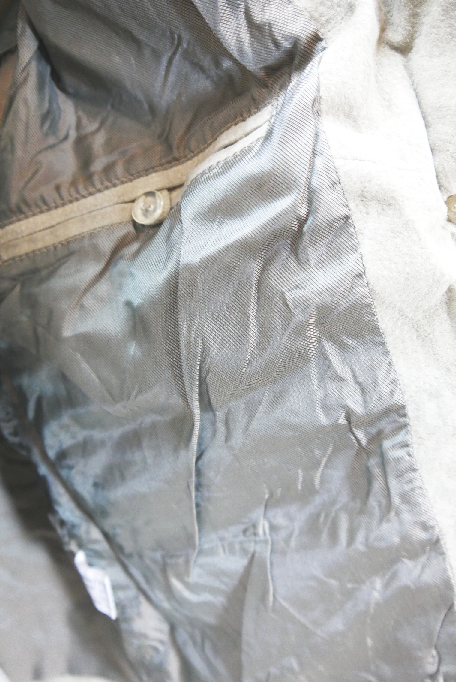 lederjacke-blazer-vintage-janker-damen-trachenjacke-leder-jacke-trachten-kurz-lang-sommer-individuell-tailliert-gebraucht-second-hand-80er-90er-lederjacke-dalo040-13