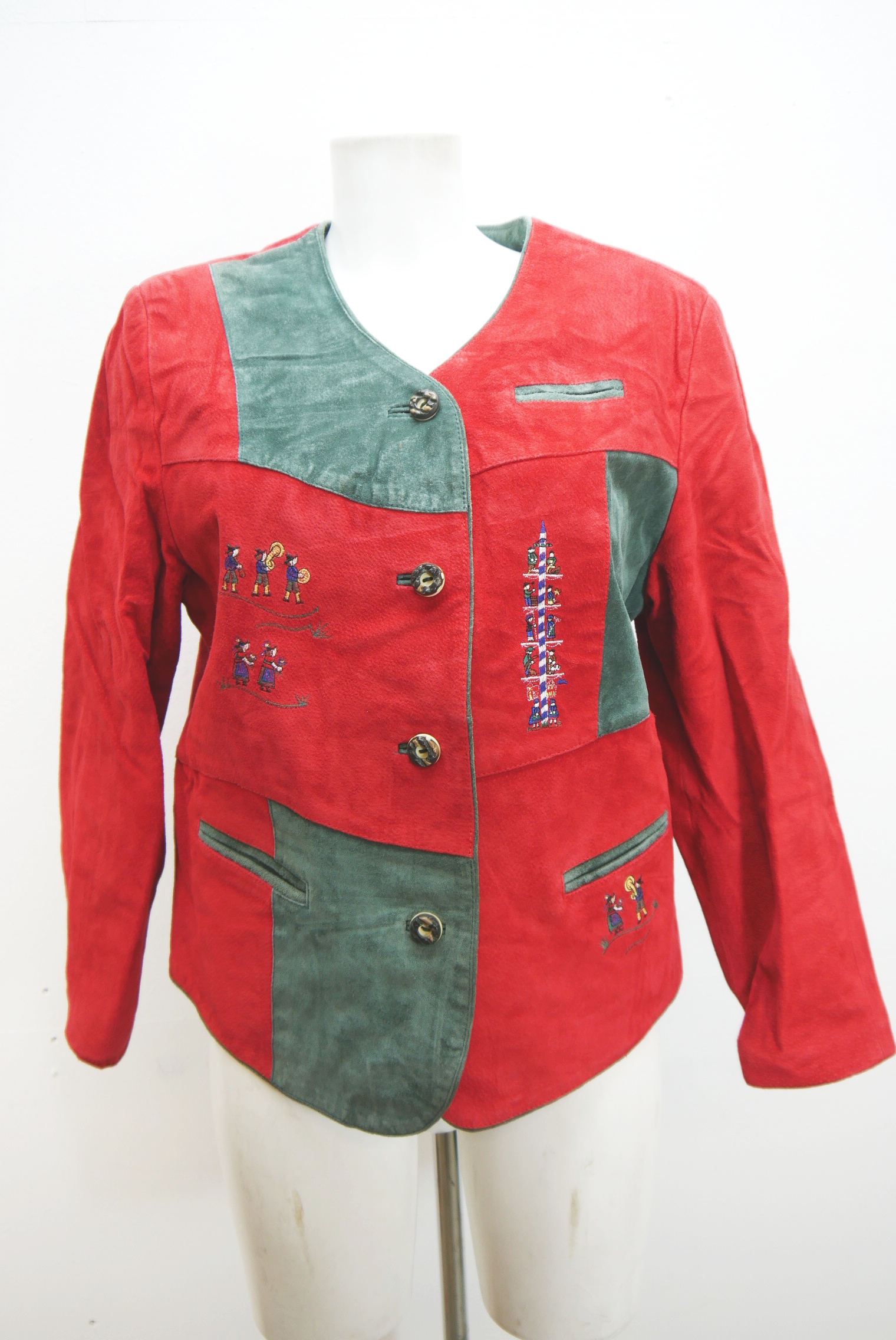 lederjacke-blazer-vintage-janker-damen-trachenjacke-leder-jacke-trachten-kurz-lang-sommer-individuell-tailliert-gebraucht-second-hand-80er-90er-lederjacke-dalo040-14