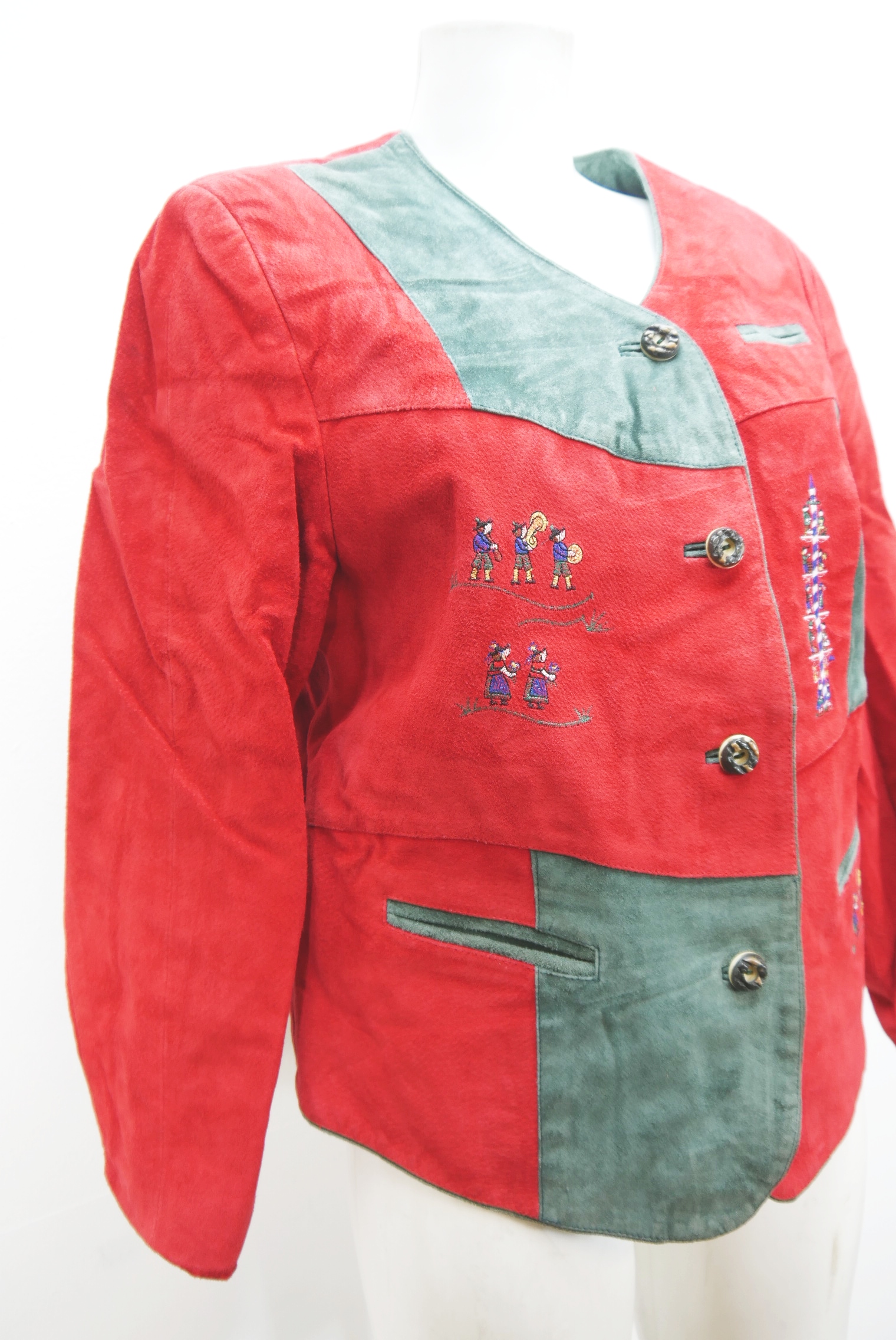 lederjacke-blazer-vintage-janker-damen-trachenjacke-leder-jacke-trachten-kurz-lang-sommer-individuell-tailliert-gebraucht-second-hand-80er-90er-lederjacke-dalo040-16