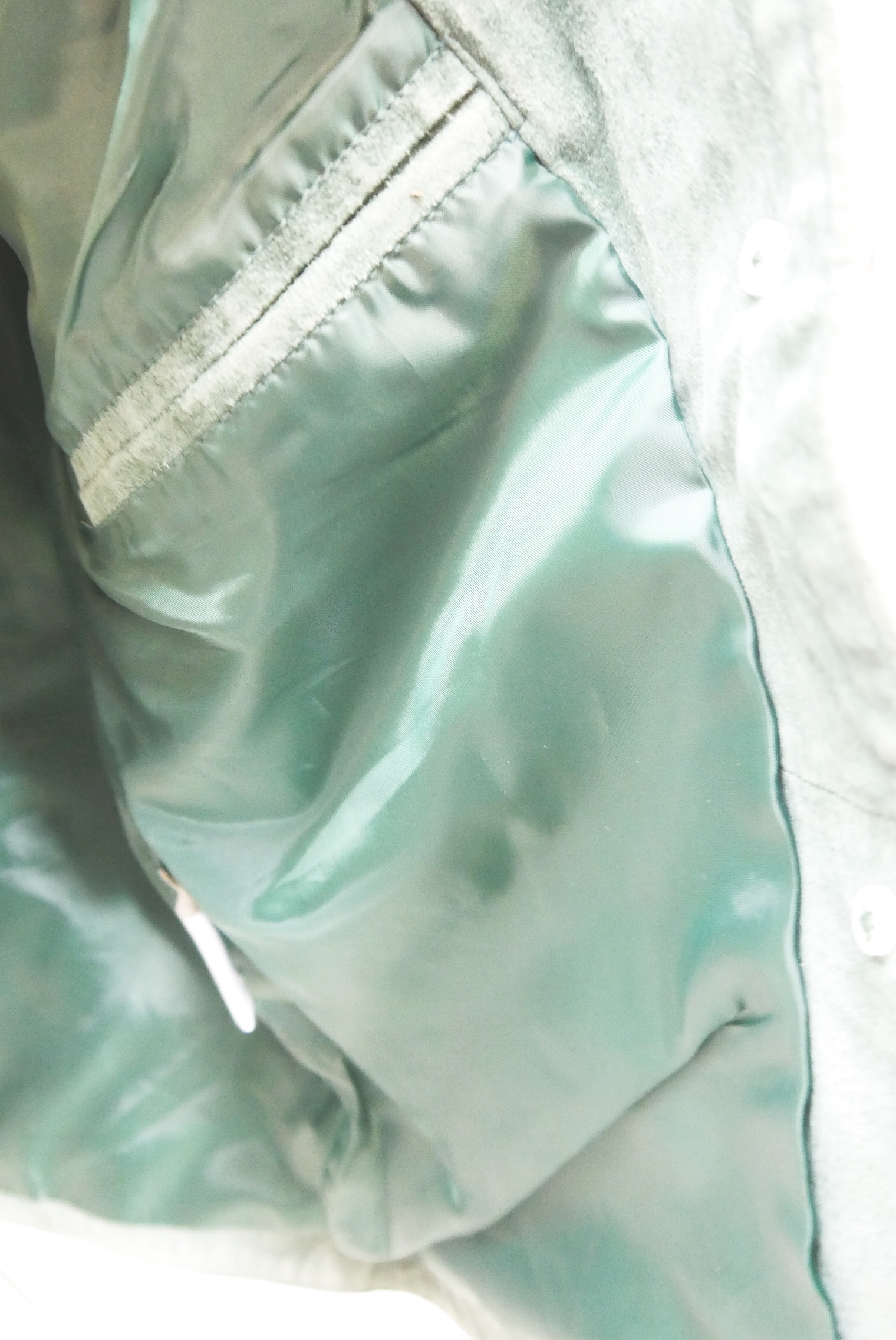 lederjacke-blazer-vintage-janker-damen-trachenjacke-leder-jacke-trachten-kurz-lang-sommer-individuell-tailliert-gebraucht-second-hand-80er-90er-lederjacke-dalo040-19