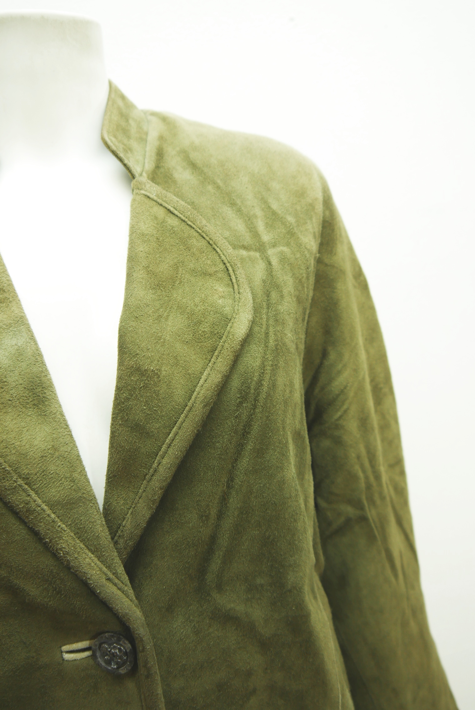 lederjacke-blazer-vintage-janker-damen-trachenjacke-leder-jacke-trachten-kurz-lang-sommer-individuell-tailliert-gebraucht-second-hand-80er-90er-lederjacke-dalo040-22