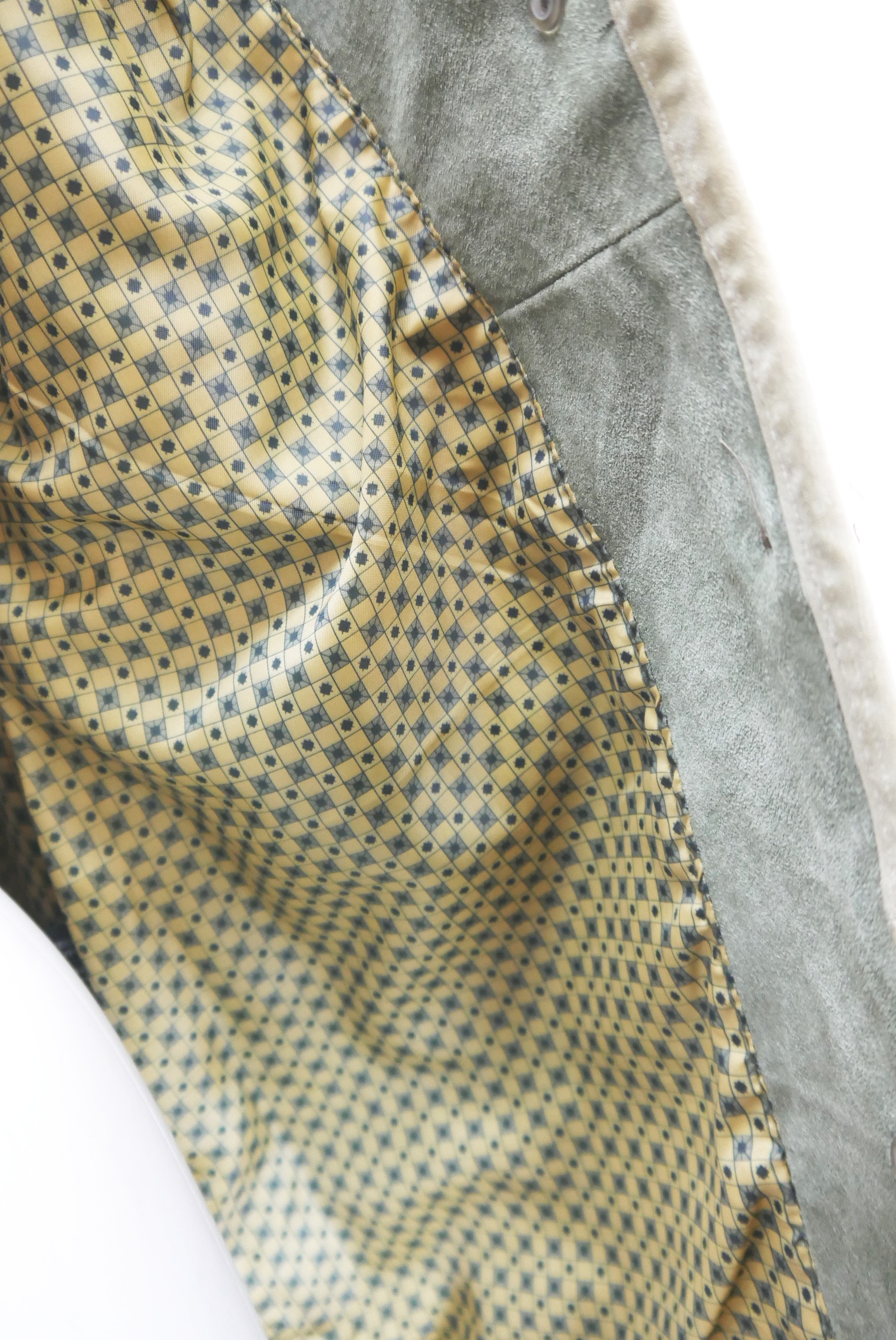 lederjacke-blazer-vintage-janker-damen-trachenjacke-leder-jacke-trachten-kurz-lang-sommer-individuell-tailliert-gebraucht-second-hand-80er-90er-lederjacke-dalo040-41